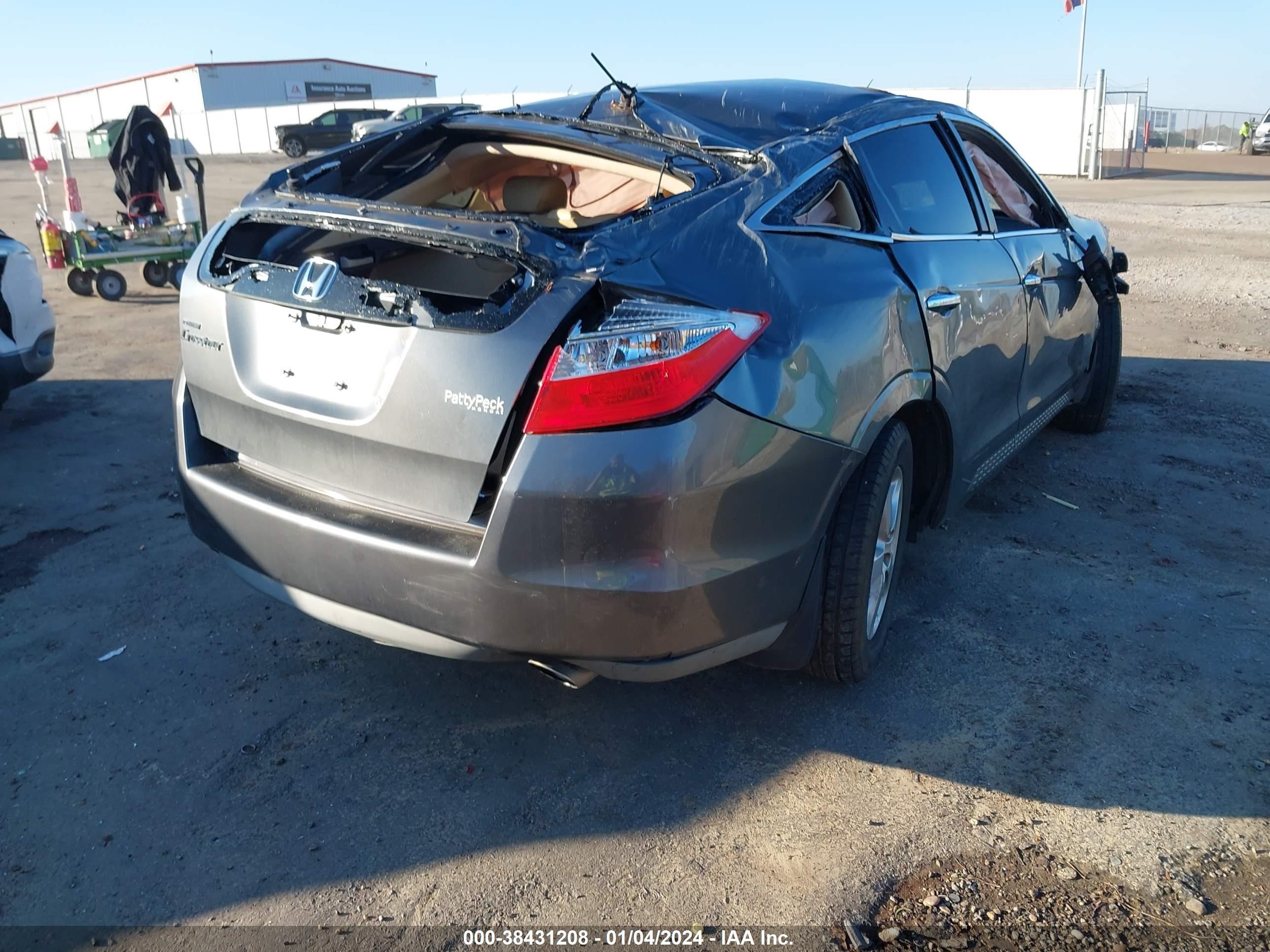 Photo 3 VIN: 5J6TF1H35AL010582 - HONDA ACCORD 