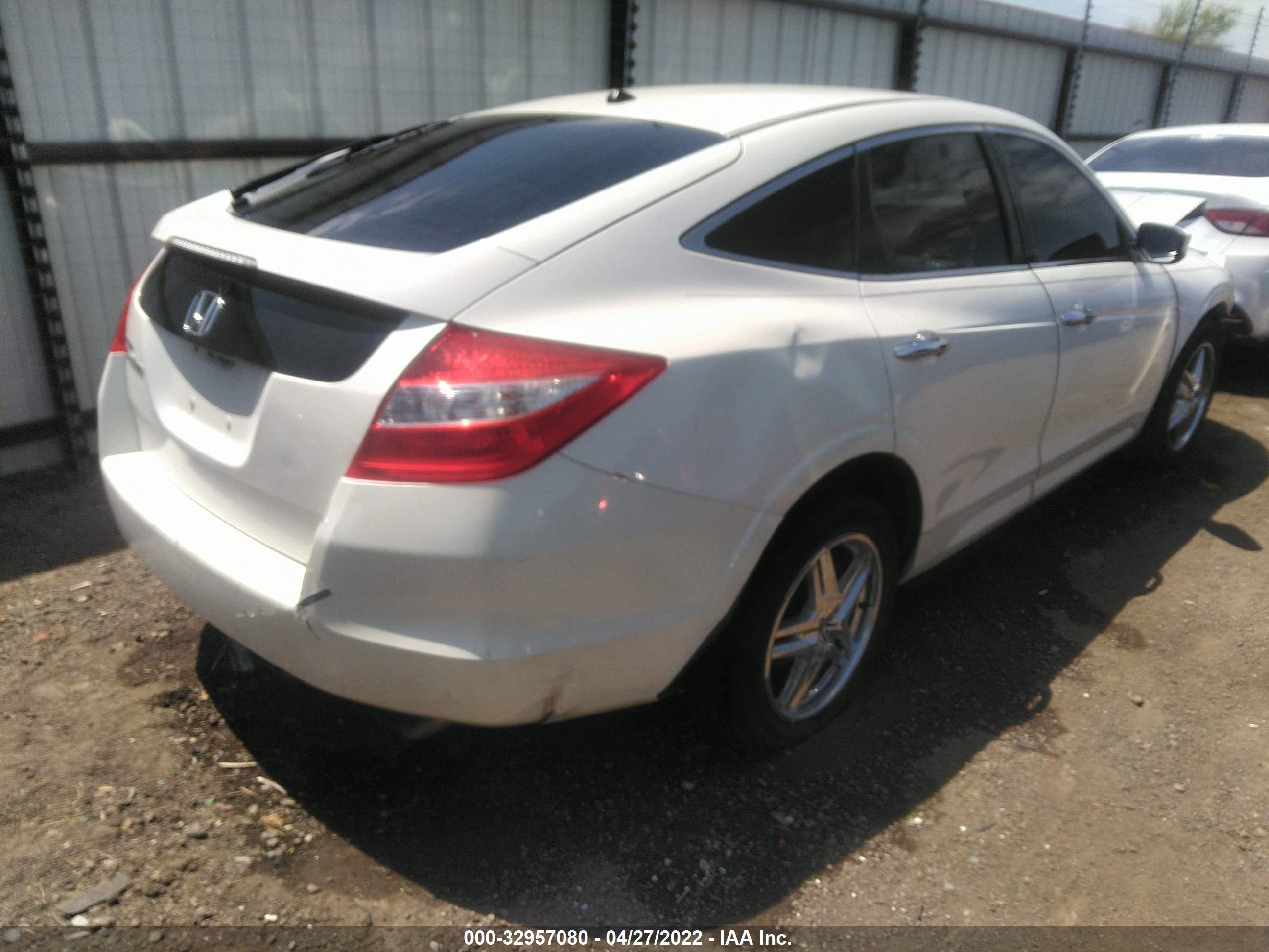 Photo 3 VIN: 5J6TF1H37AL005884 - HONDA ACCORD 