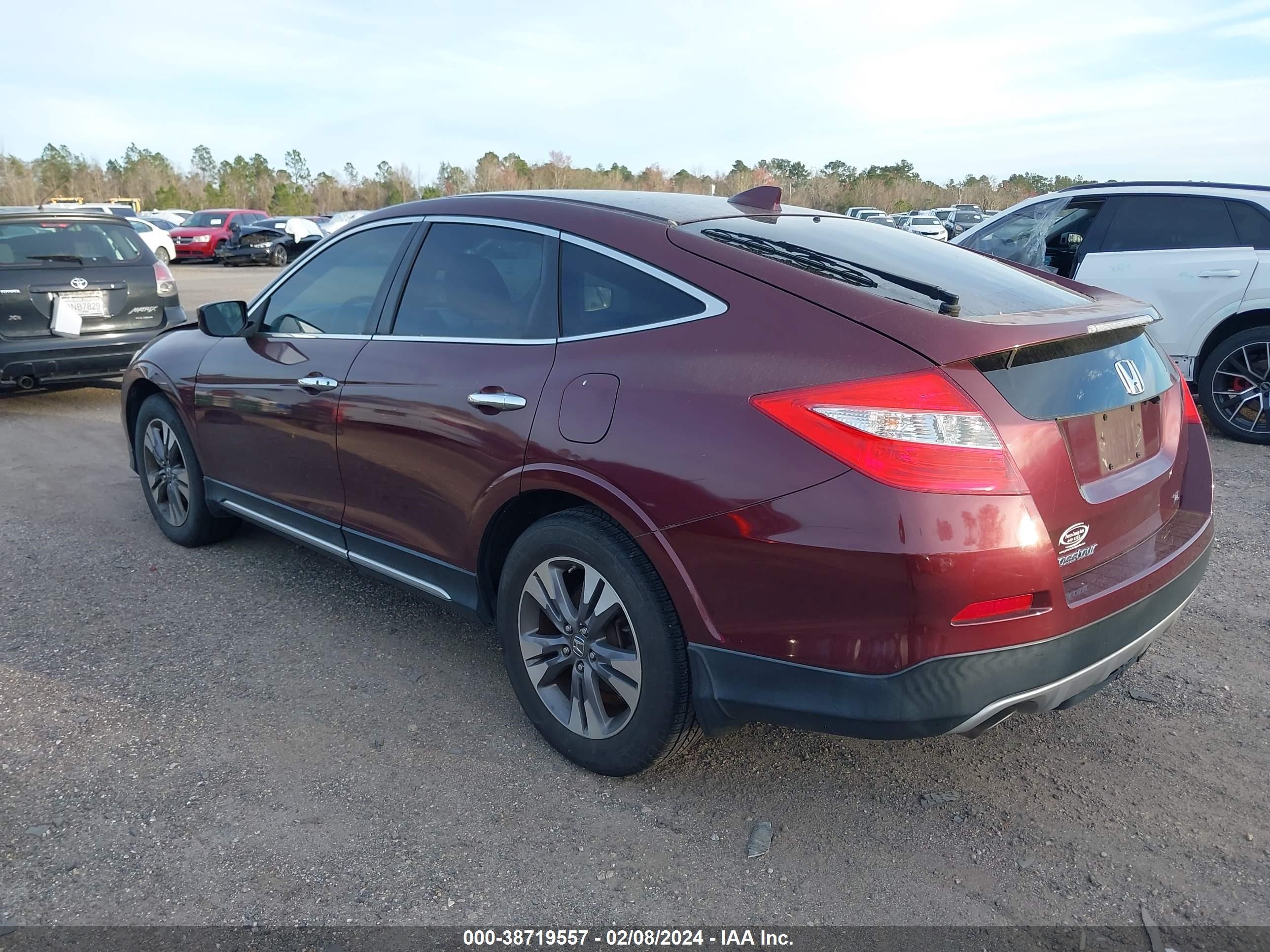 Photo 2 VIN: 5J6TF1H53DL001837 - HONDA CROSSTOUR 