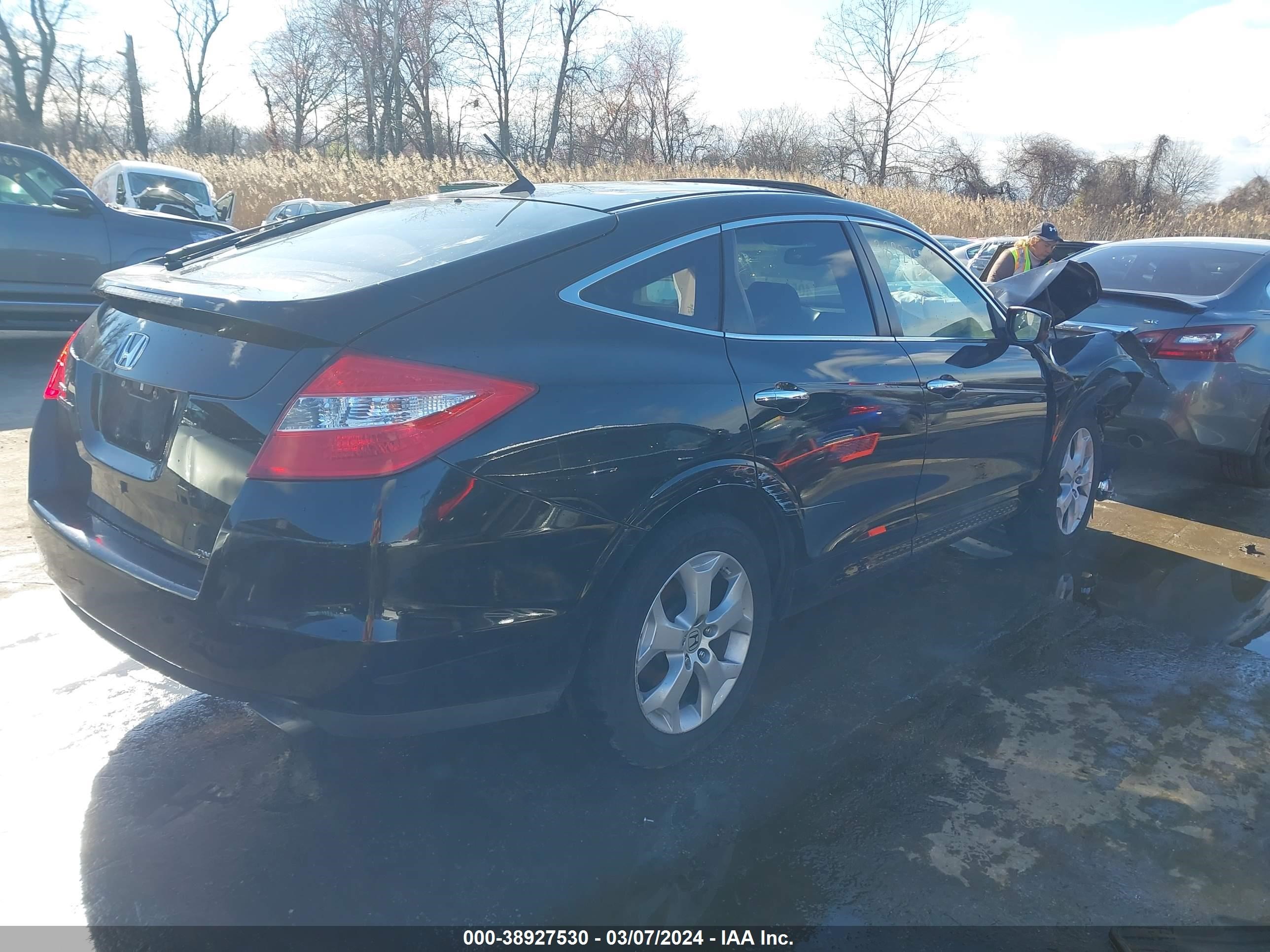 Photo 3 VIN: 5J6TF2H51AL008738 - HONDA ACCORD 