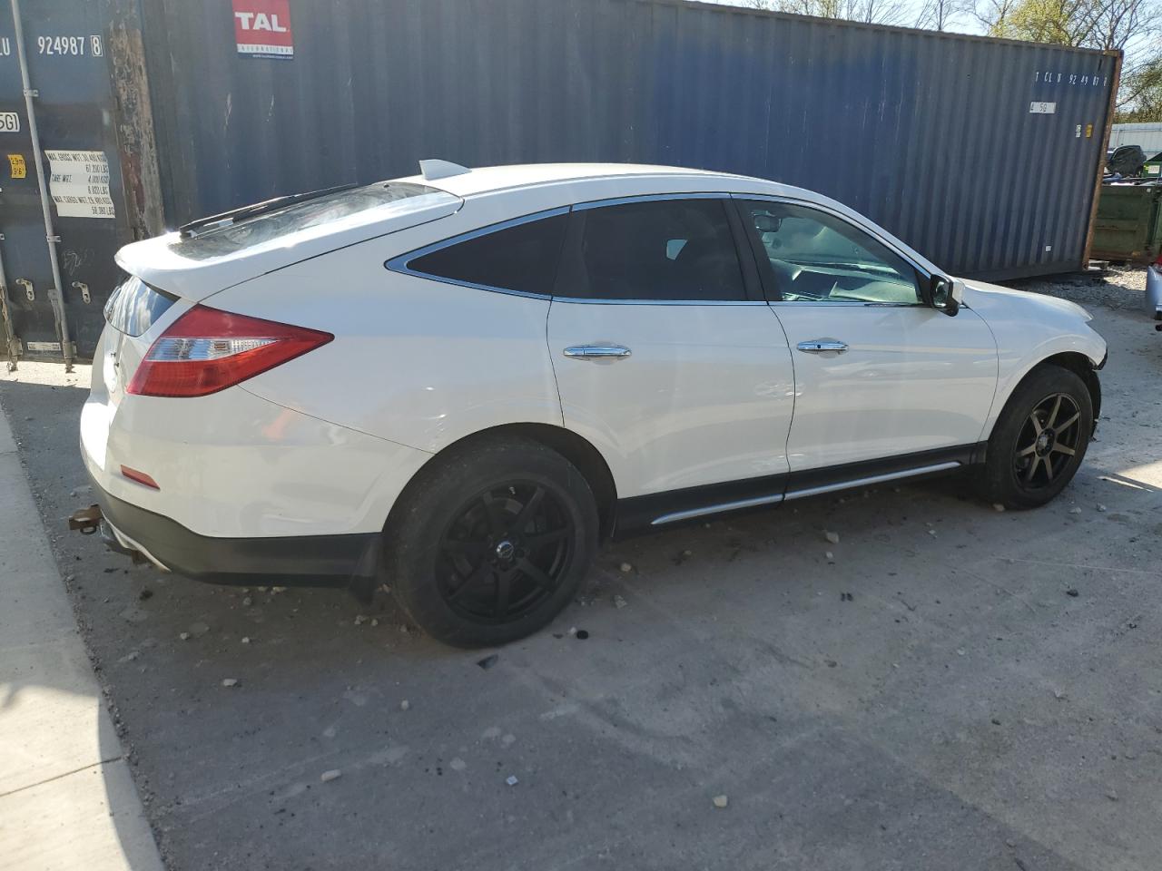 Photo 2 VIN: 5J6TF2H51DL004239 - HONDA CROSSTOUR 