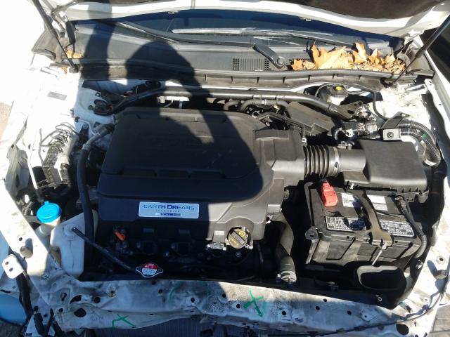 Photo 6 VIN: 5J6TF2H51EL002010 - HONDA CROSSTOUR 