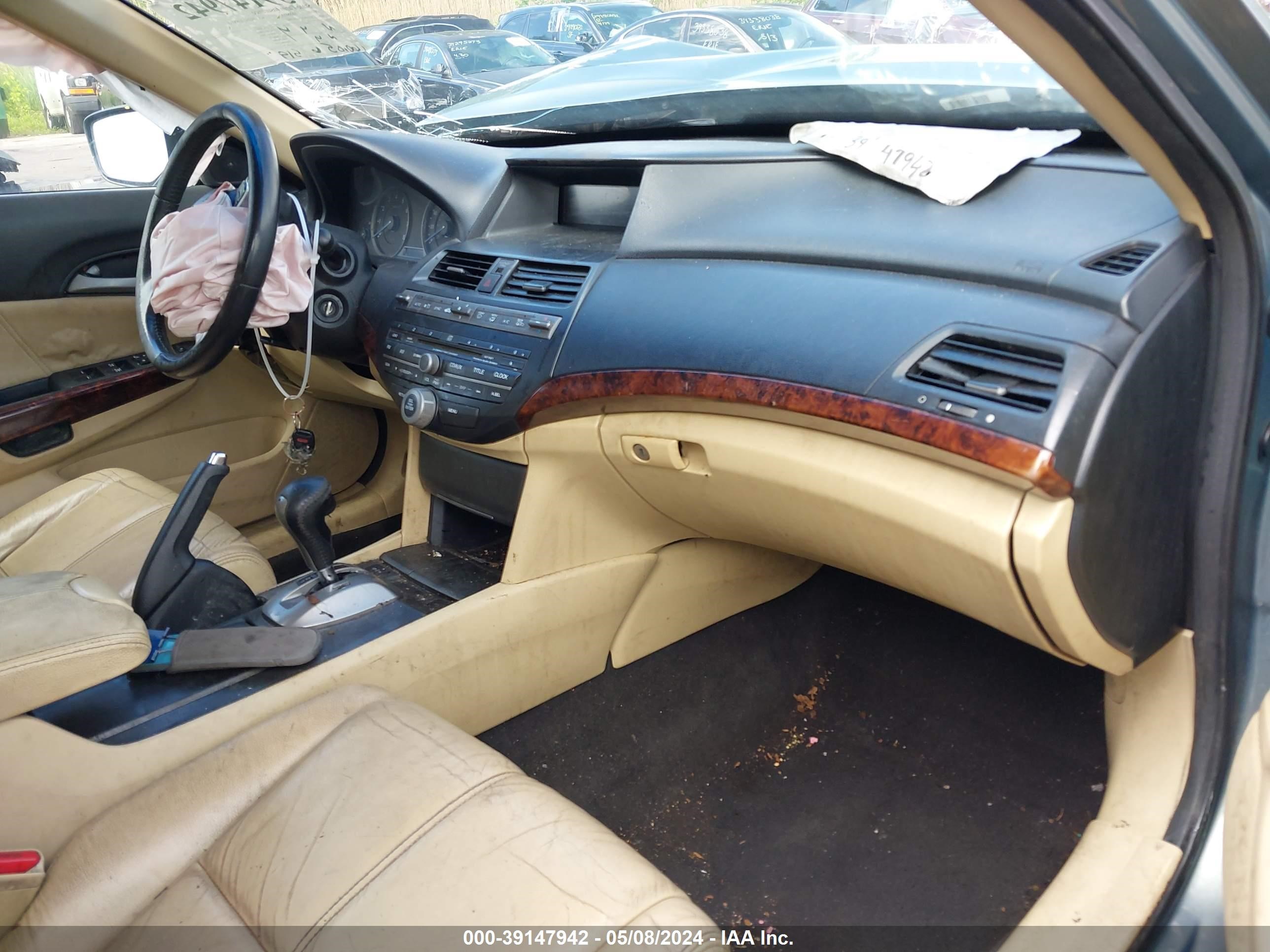 Photo 4 VIN: 5J6TF2H52AL012992 - HONDA ACCORD 