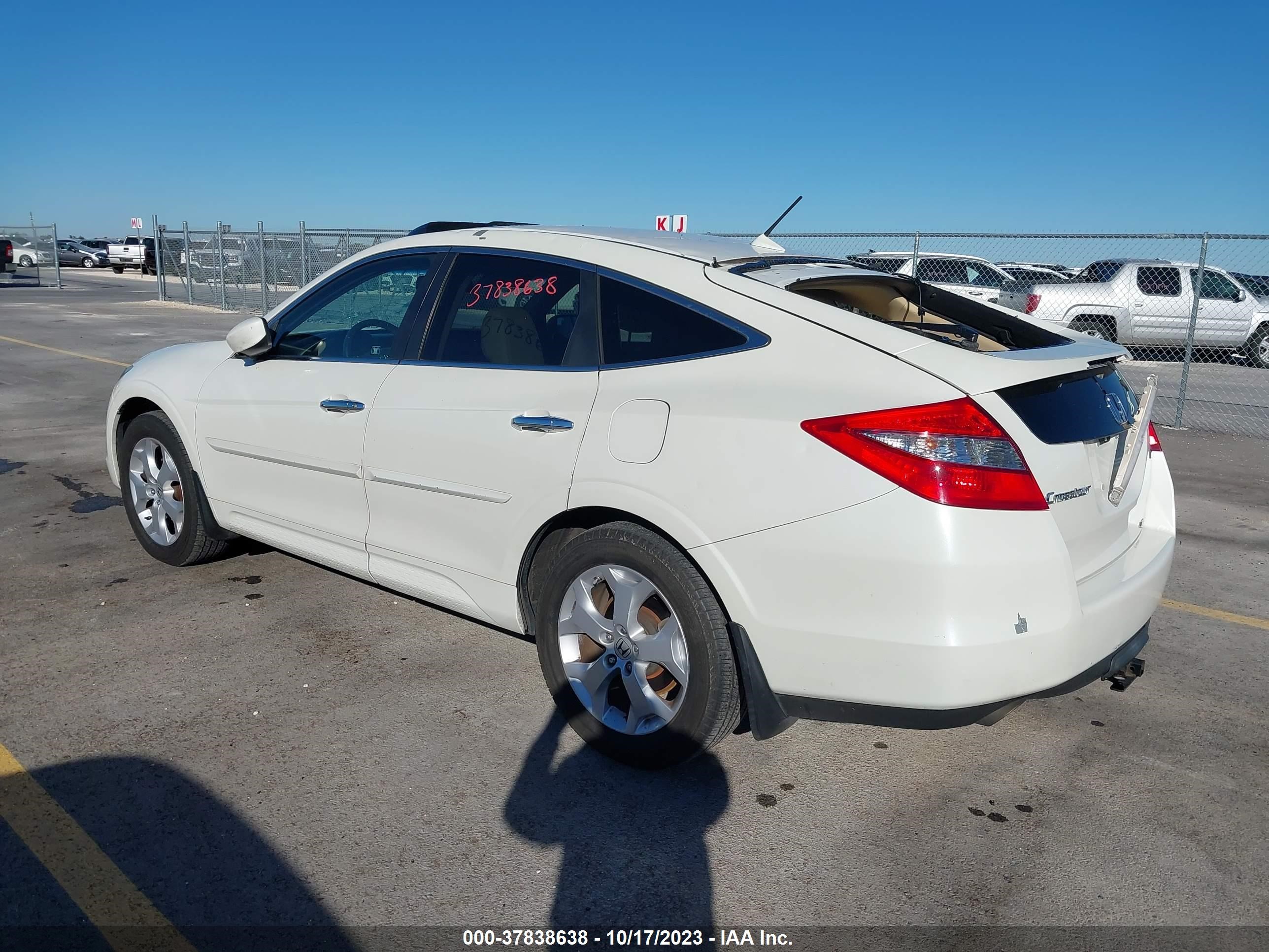 Photo 2 VIN: 5J6TF2H53CL010476 - HONDA CROSSTOUR 