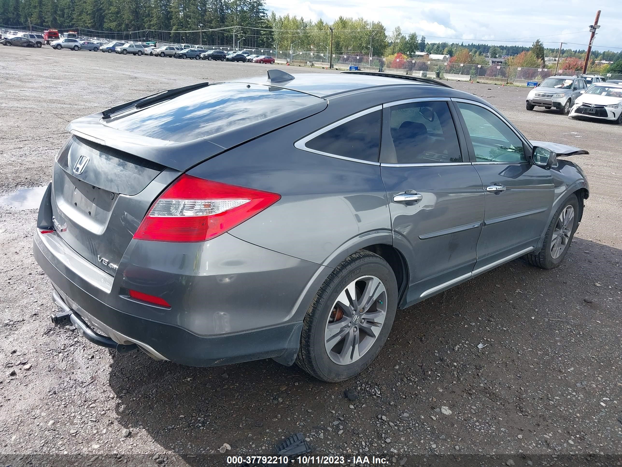 Photo 3 VIN: 5J6TF2H55DL002719 - HONDA CROSSTOUR 