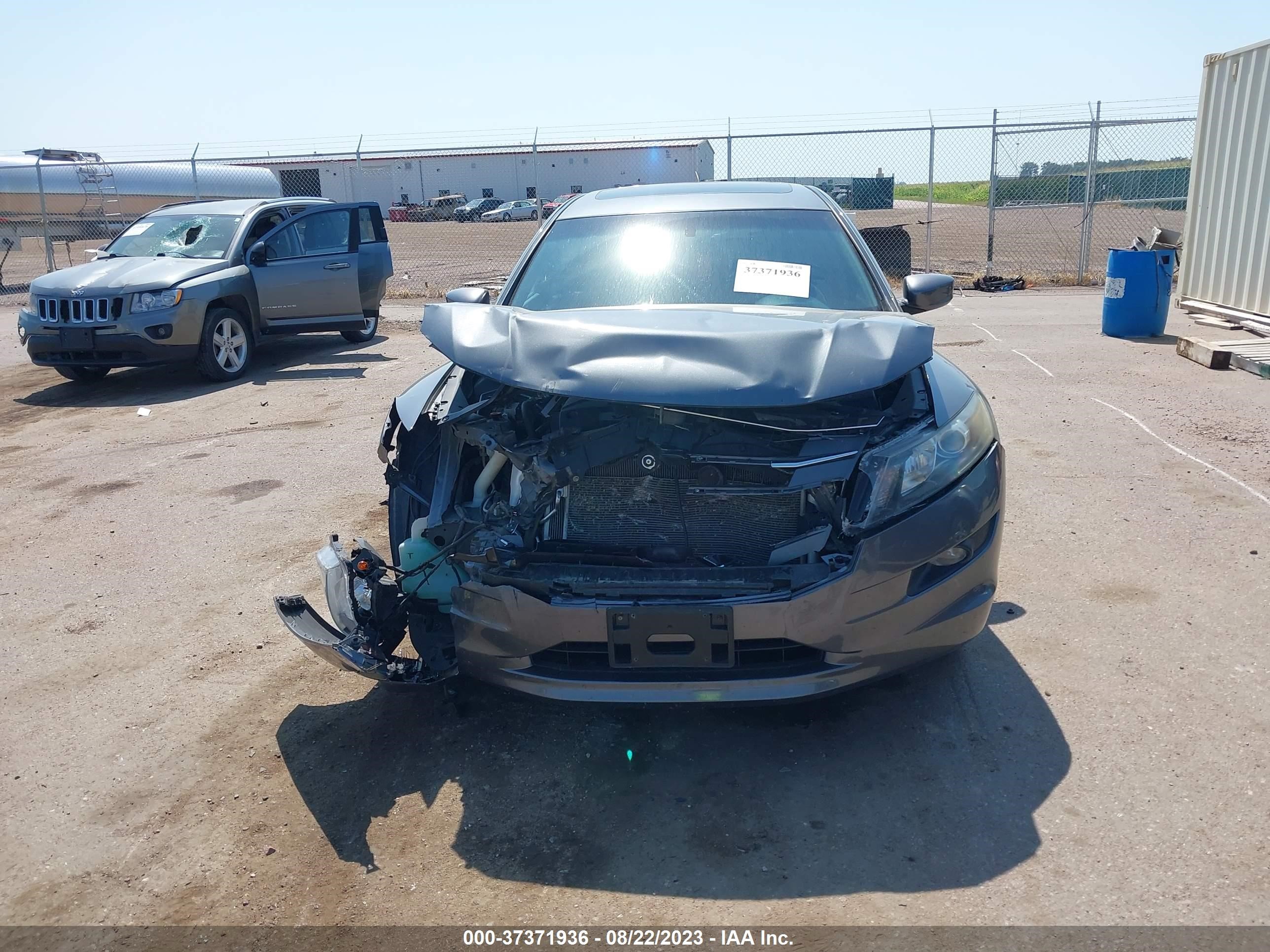 Photo 11 VIN: 5J6TF2H57AL014222 - HONDA ACCORD 