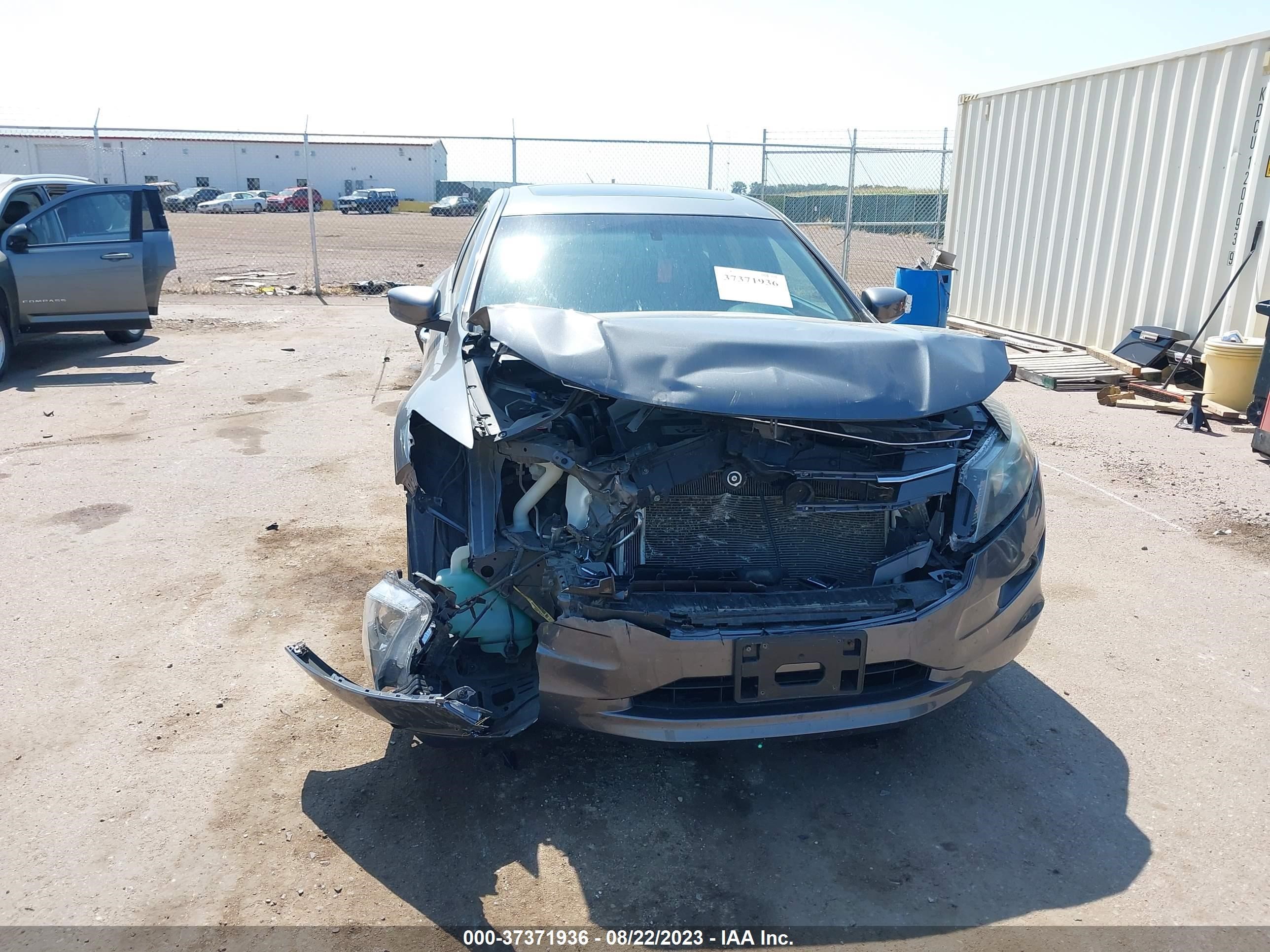 Photo 5 VIN: 5J6TF2H57AL014222 - HONDA ACCORD 