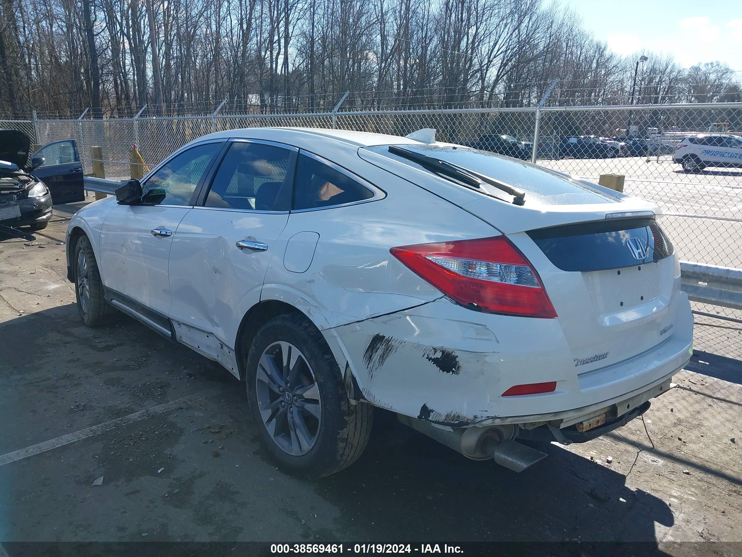 Photo 2 VIN: 5J6TF2H57DL001278 - HONDA CROSSTOUR 