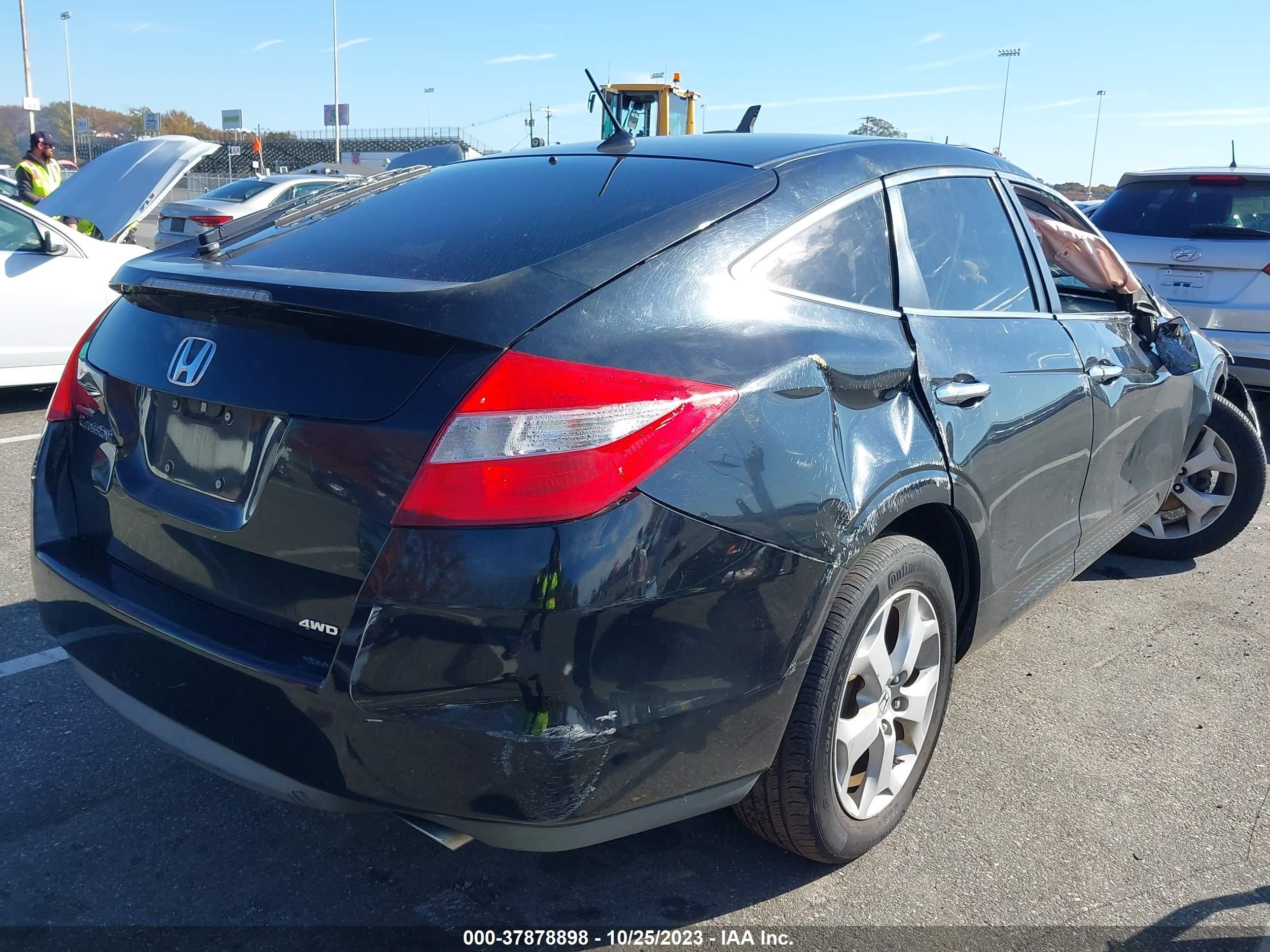 Photo 3 VIN: 5J6TF2H58AL002063 - HONDA ACCORD 