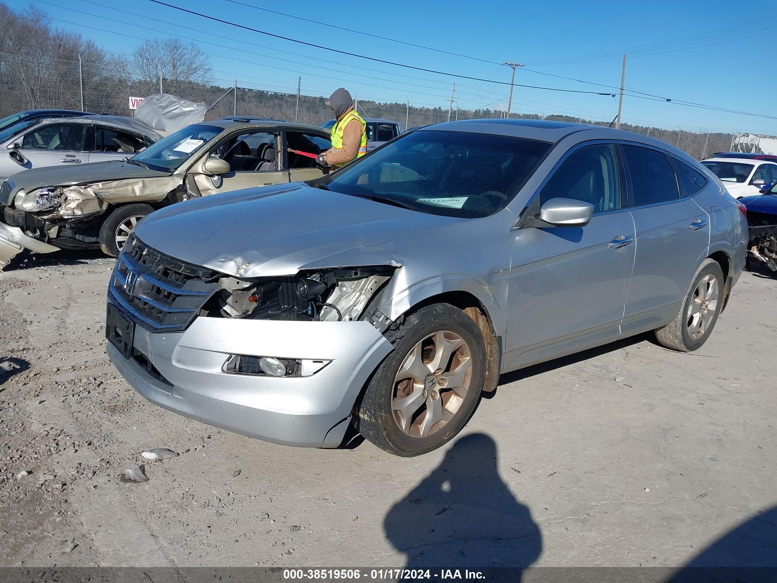 Photo 1 VIN: 5J6TF2H58AL004850 - HONDA ACCORD 