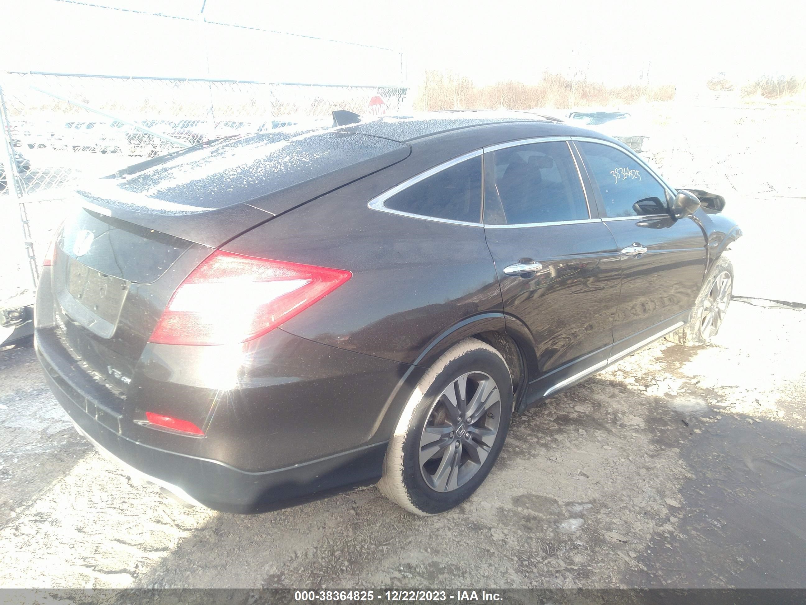 Photo 3 VIN: 5J6TF2H59FL000412 - HONDA CROSSTOUR 