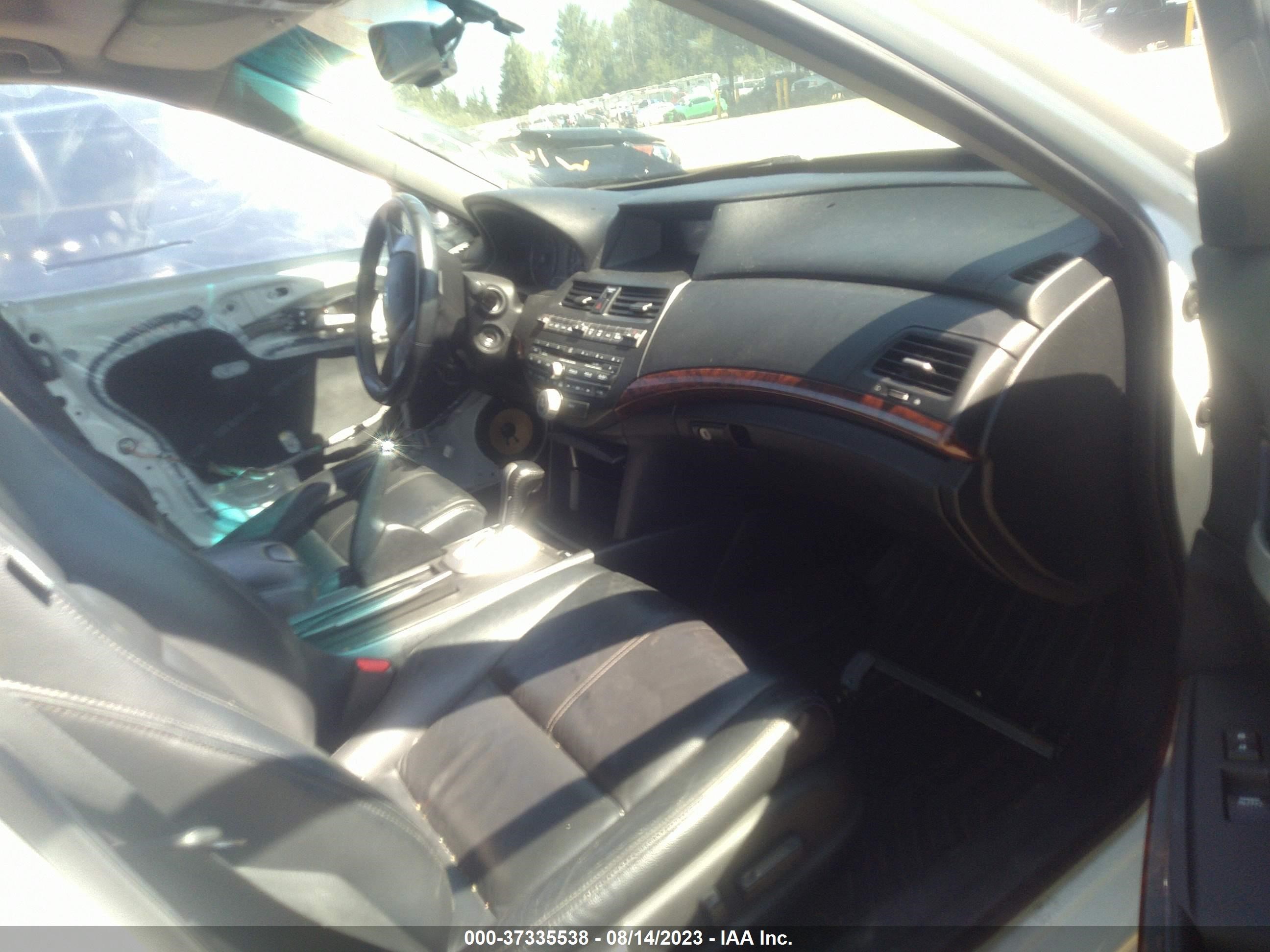 Photo 4 VIN: 5J6TF2H5XAL005062 - HONDA ACCORD 