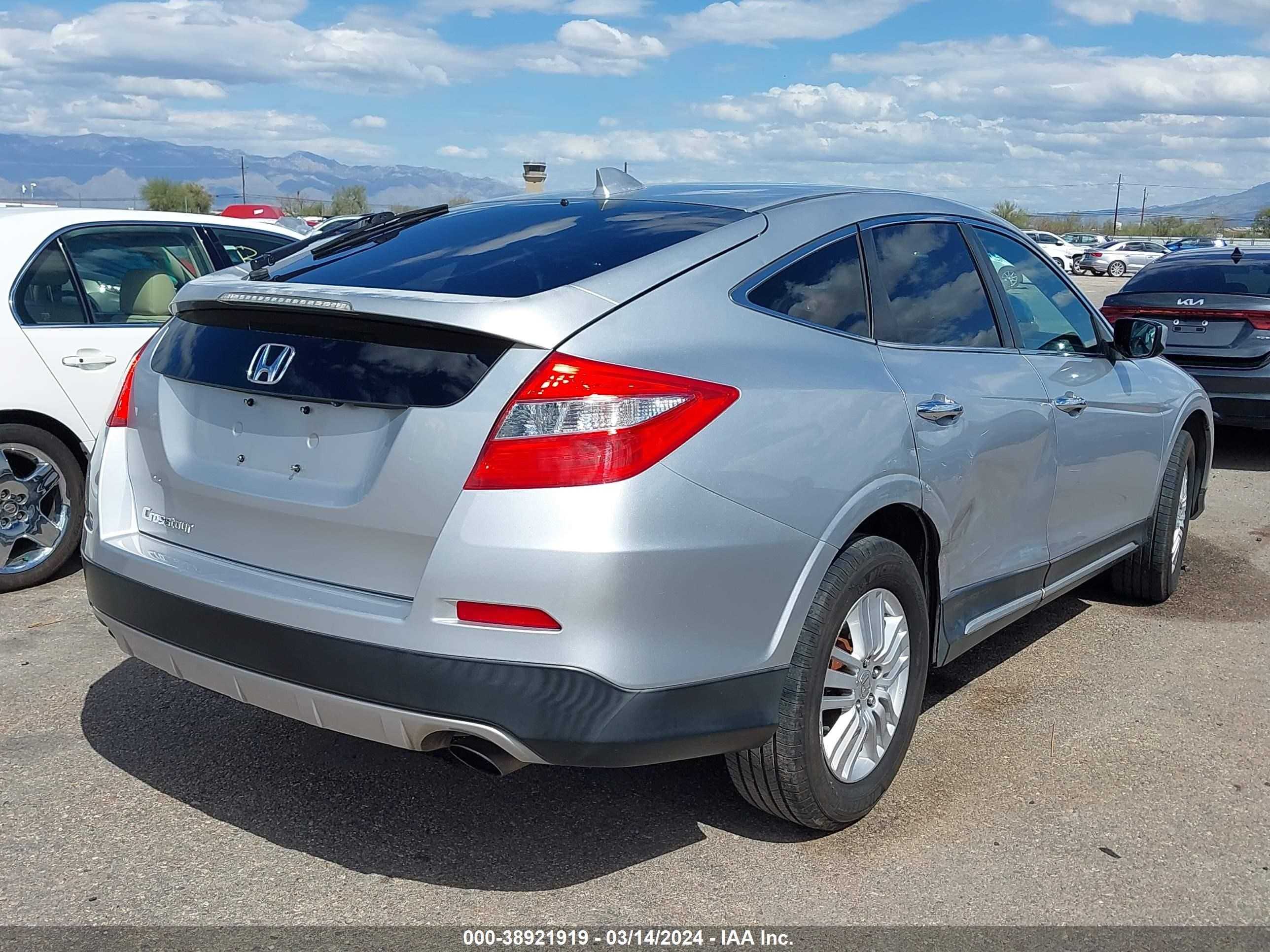 Photo 3 VIN: 5J6TF3H33DL002254 - HONDA CROSSTOUR 