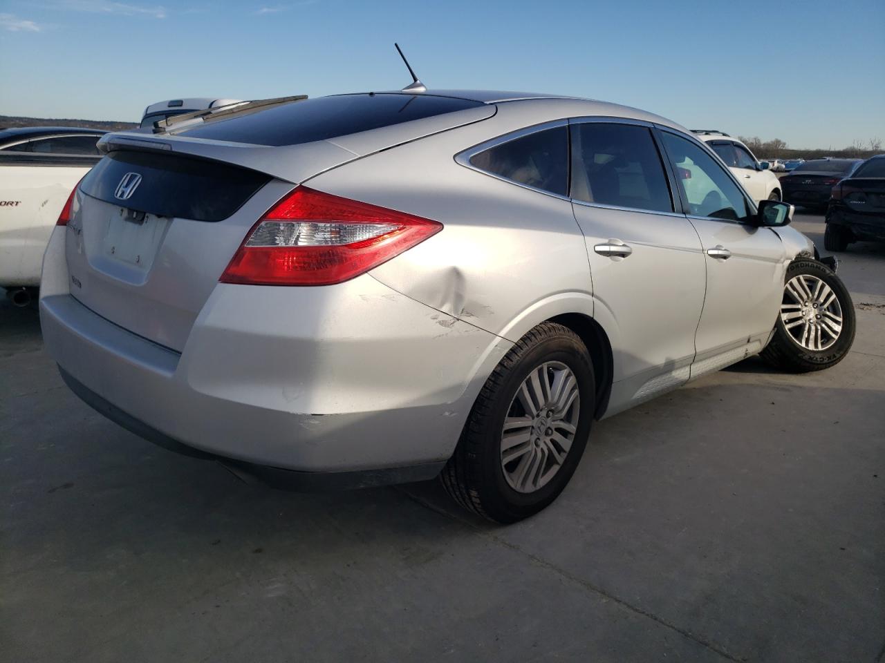 Photo 2 VIN: 5J6TF3H52CL004528 - HONDA CROSSTOUR 