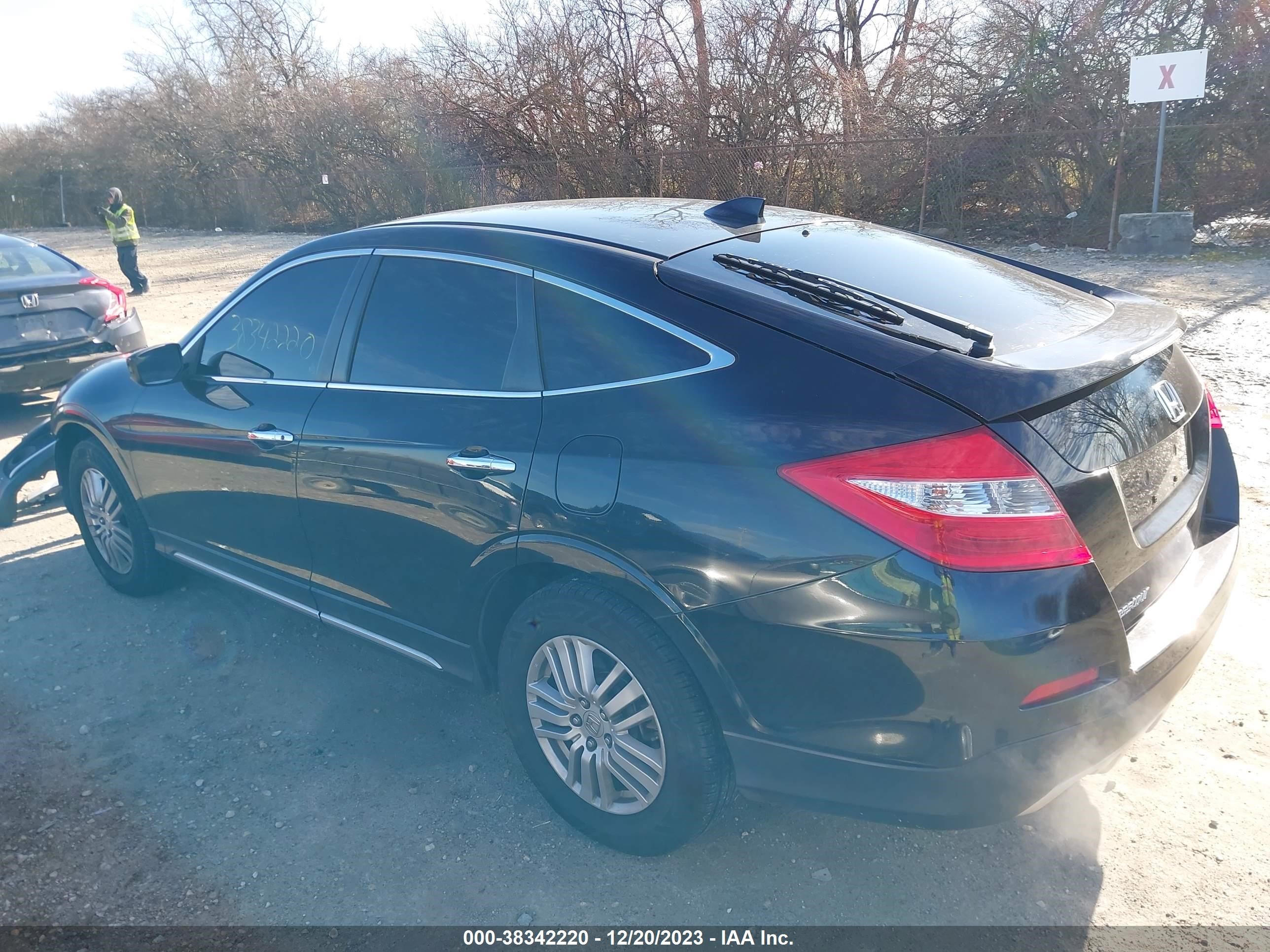 Photo 2 VIN: 5J6TF3H52DL001078 - HONDA CROSSTOUR 