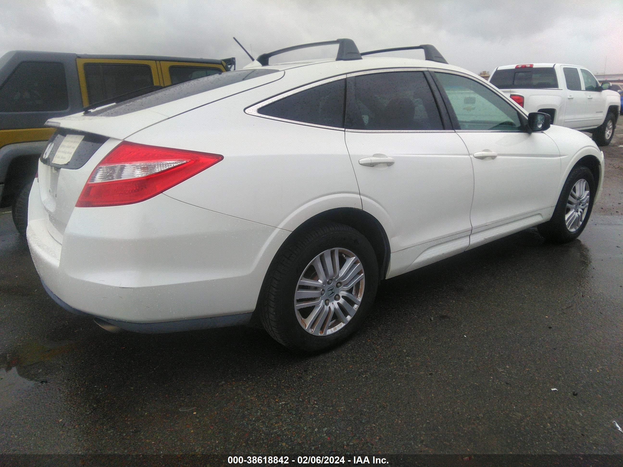 Photo 3 VIN: 5J6TF3H54CL005924 - HONDA CROSSTOUR 