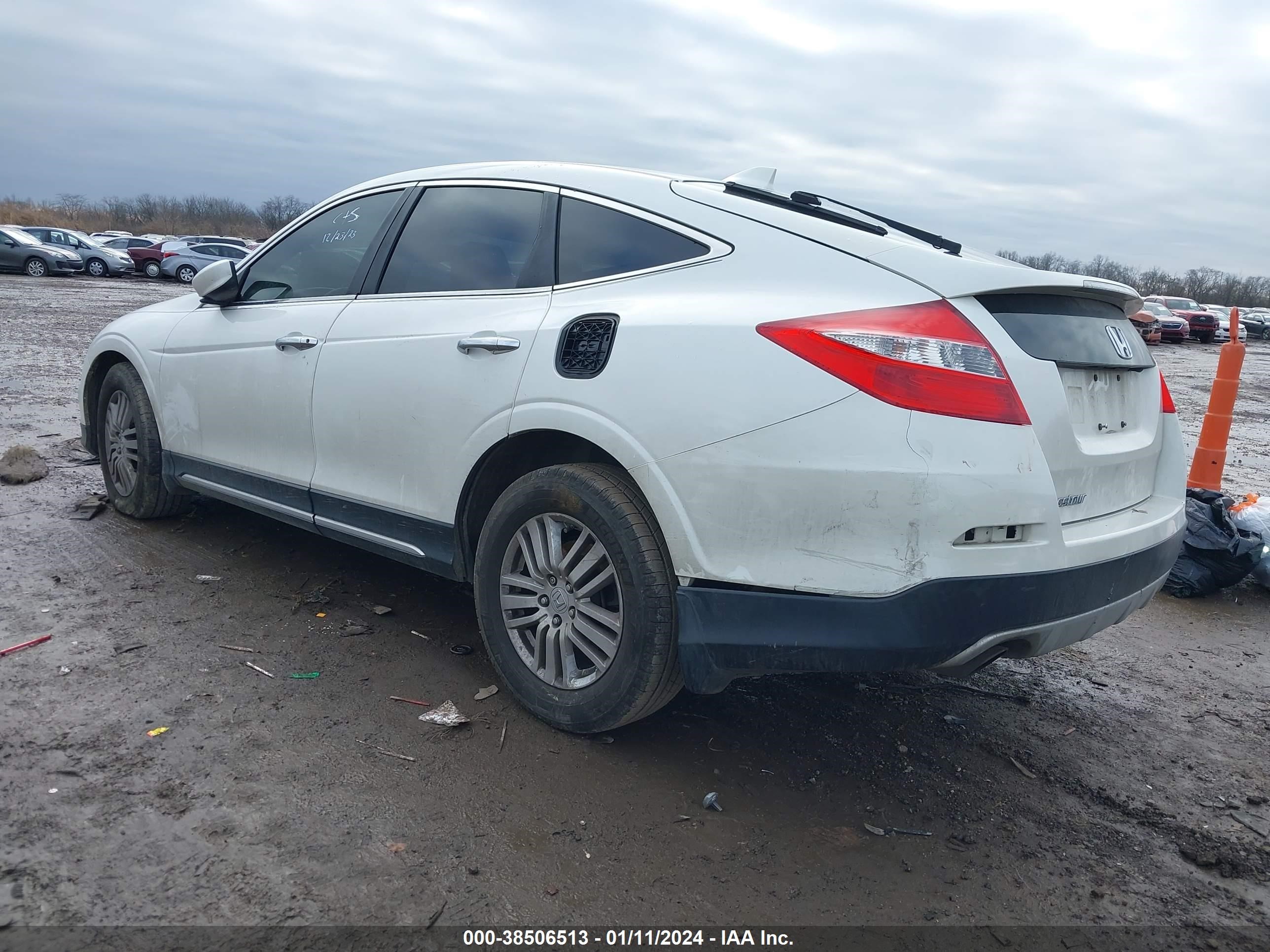 Photo 2 VIN: 5J6TF3H56DL002203 - HONDA CROSSTOUR 