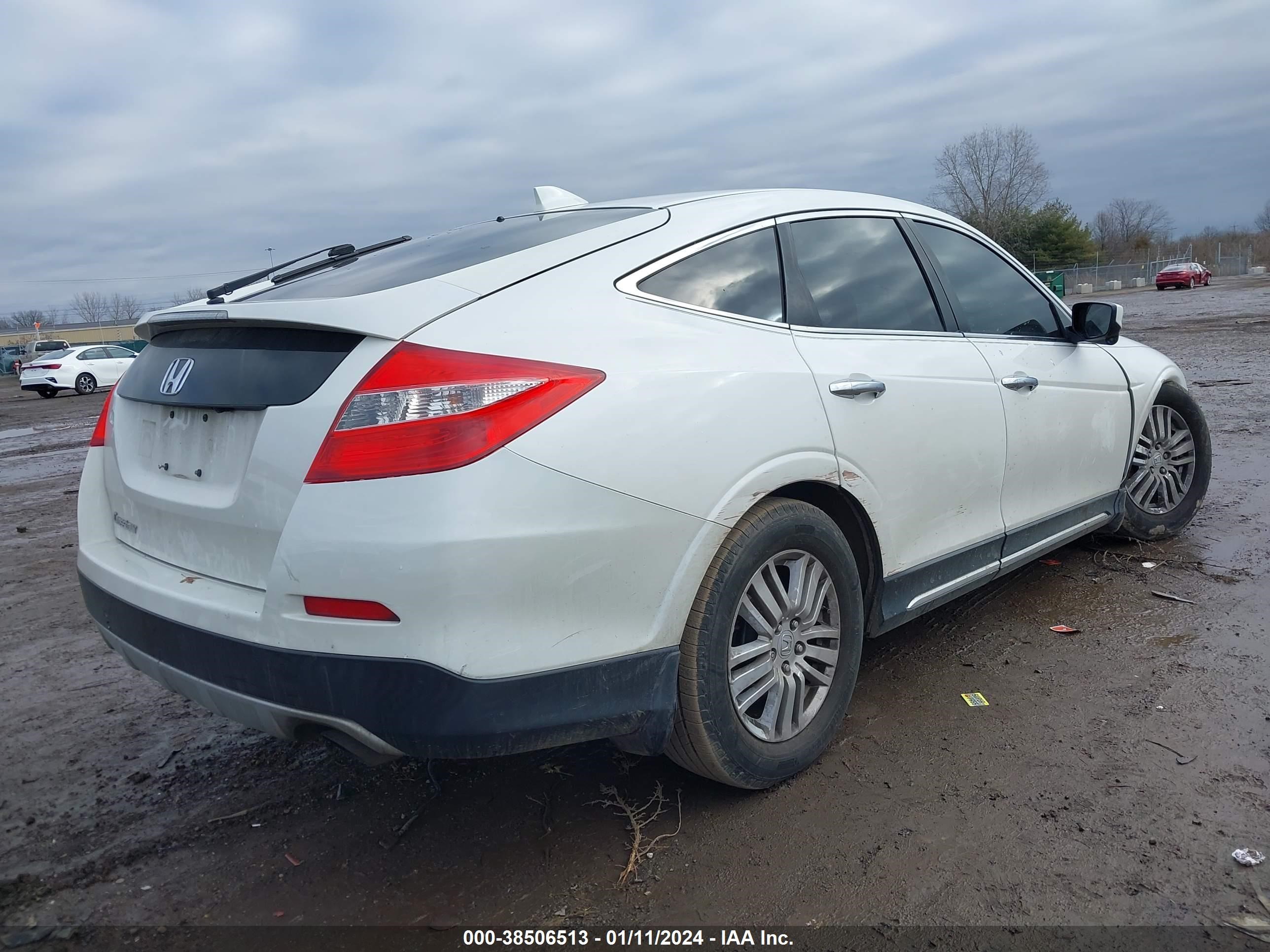 Photo 3 VIN: 5J6TF3H56DL002203 - HONDA CROSSTOUR 