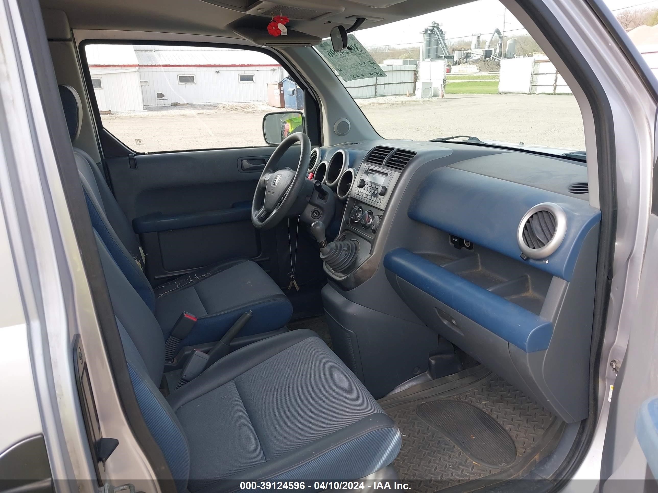 Photo 4 VIN: 5J6YH17673L019640 - HONDA ELEMENT 