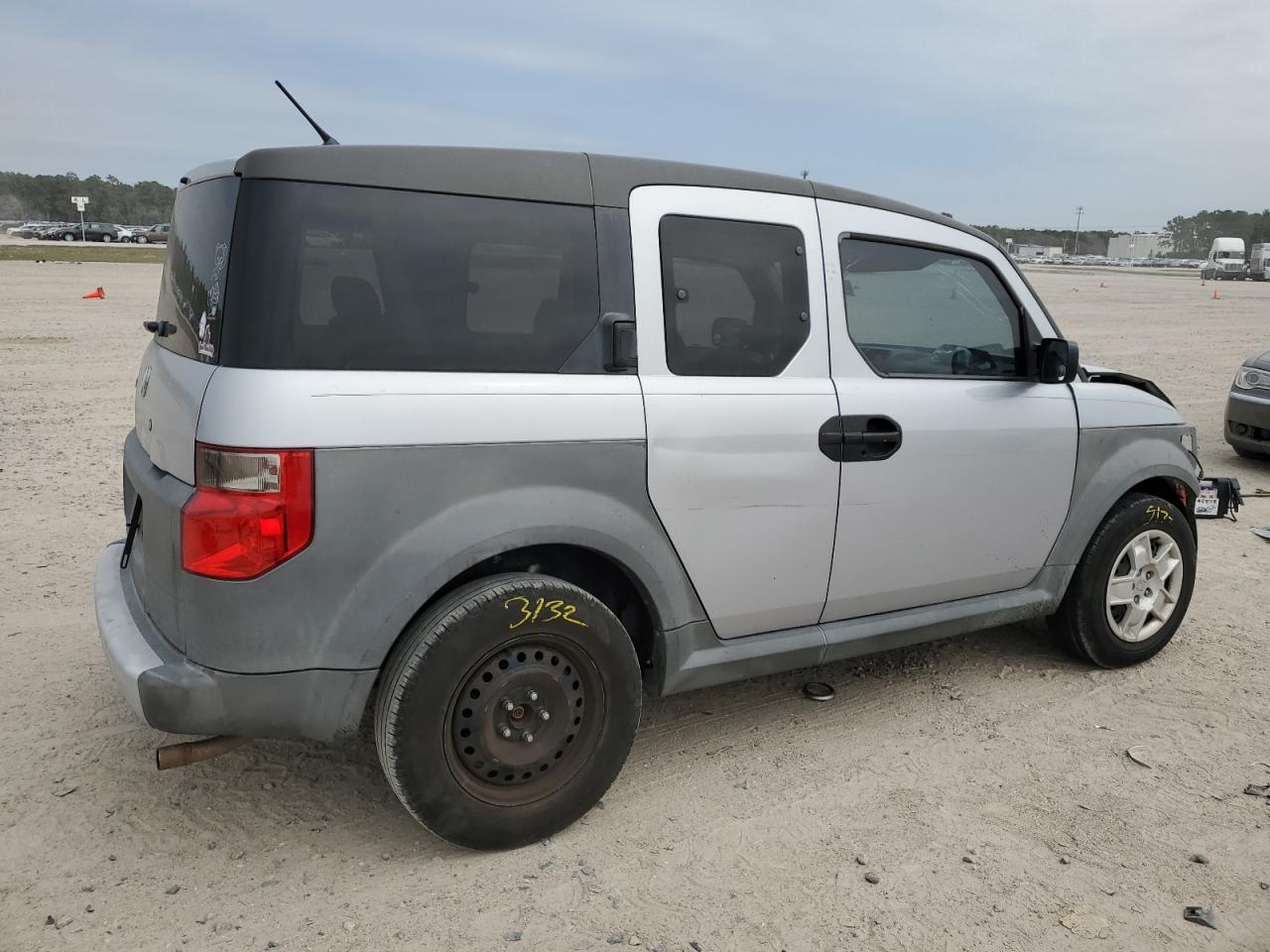 Photo 2 VIN: 5J6YH18375L015983 - HONDA ELEMENT 