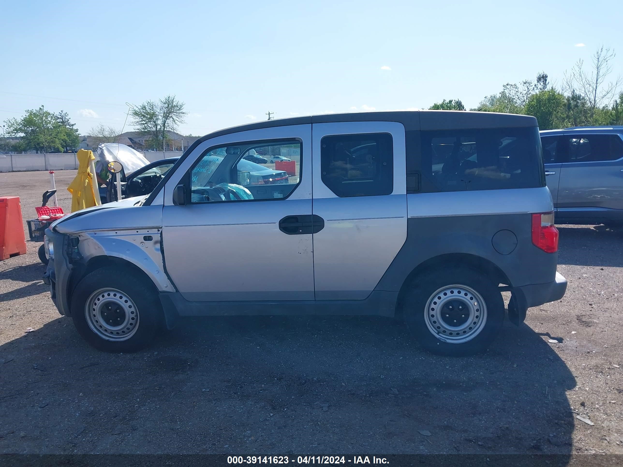 Photo 13 VIN: 5J6YH18384L077956 - HONDA ELEMENT 