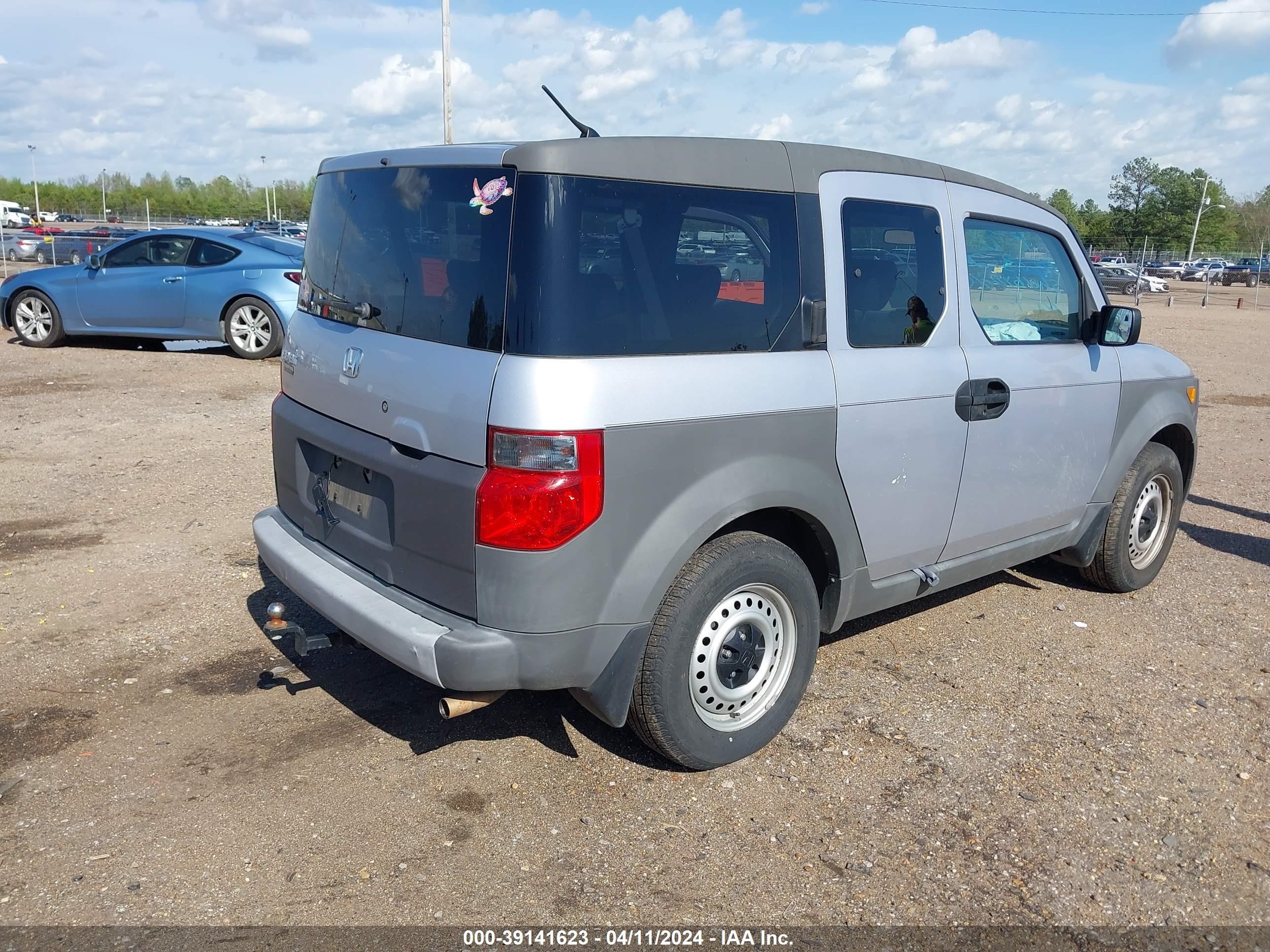 Photo 3 VIN: 5J6YH18384L077956 - HONDA ELEMENT 