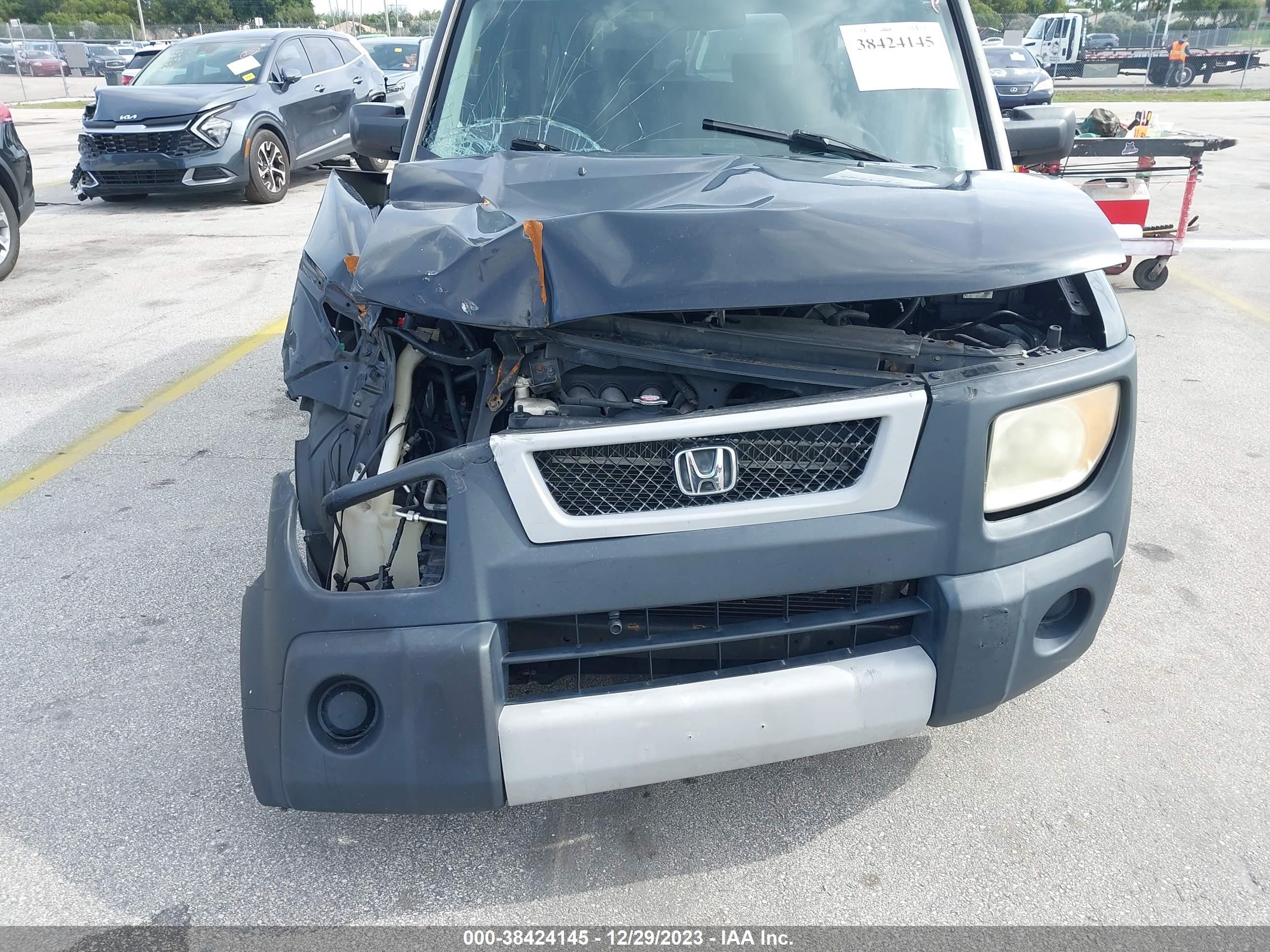 Photo 11 VIN: 5J6YH183X6L016708 - HONDA ELEMENT 