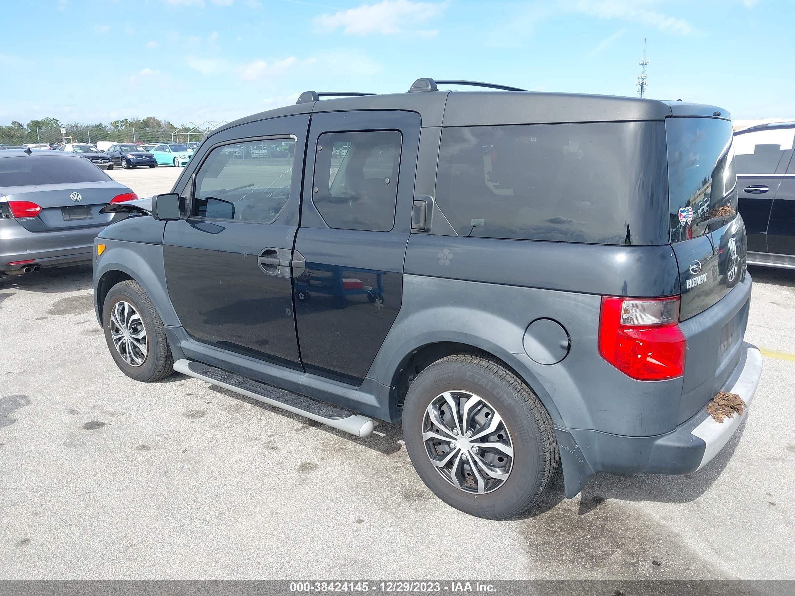 Photo 2 VIN: 5J6YH183X6L016708 - HONDA ELEMENT 