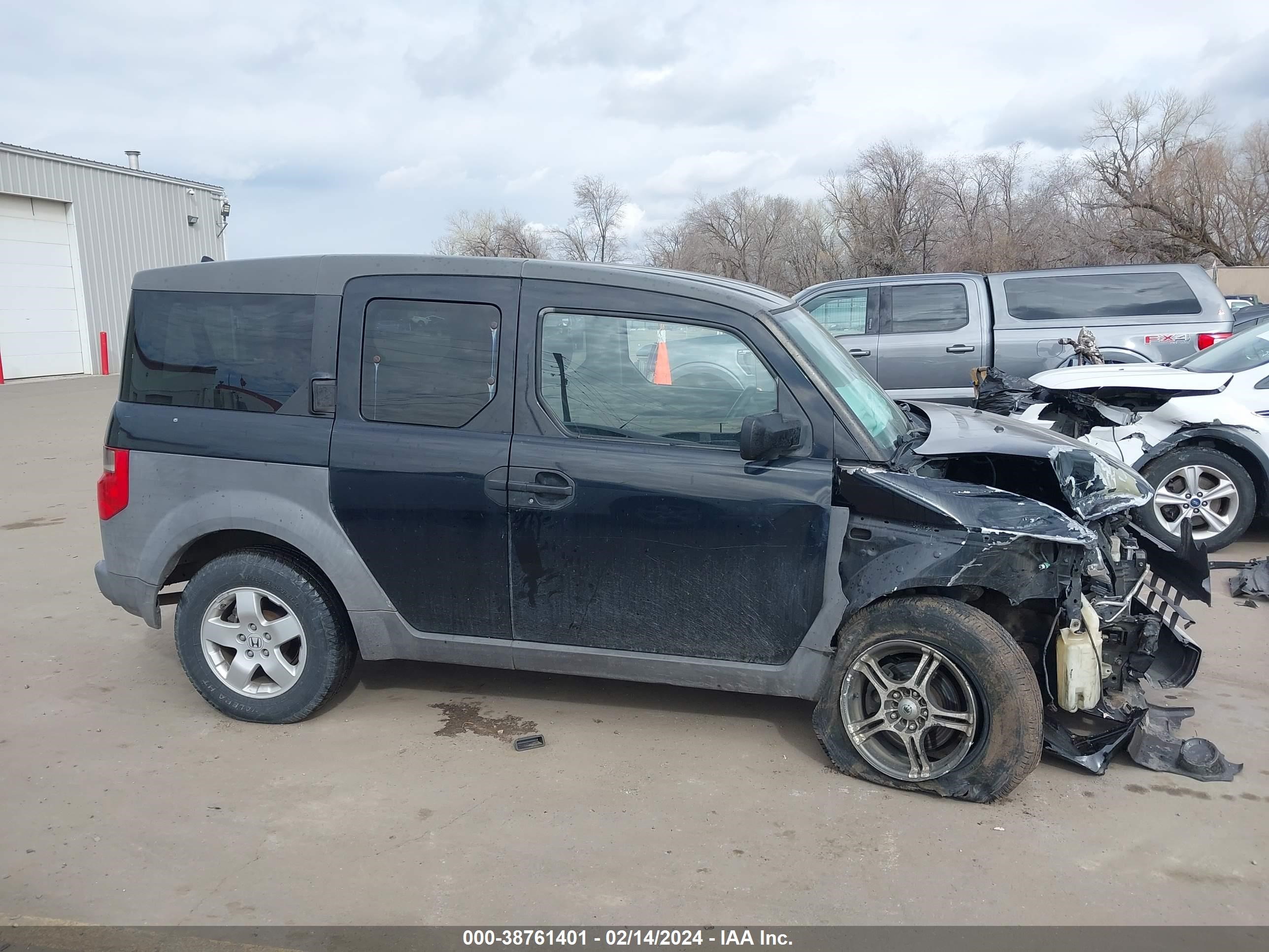 Photo 12 VIN: 5J6YH18563L010241 - HONDA ELEMENT 