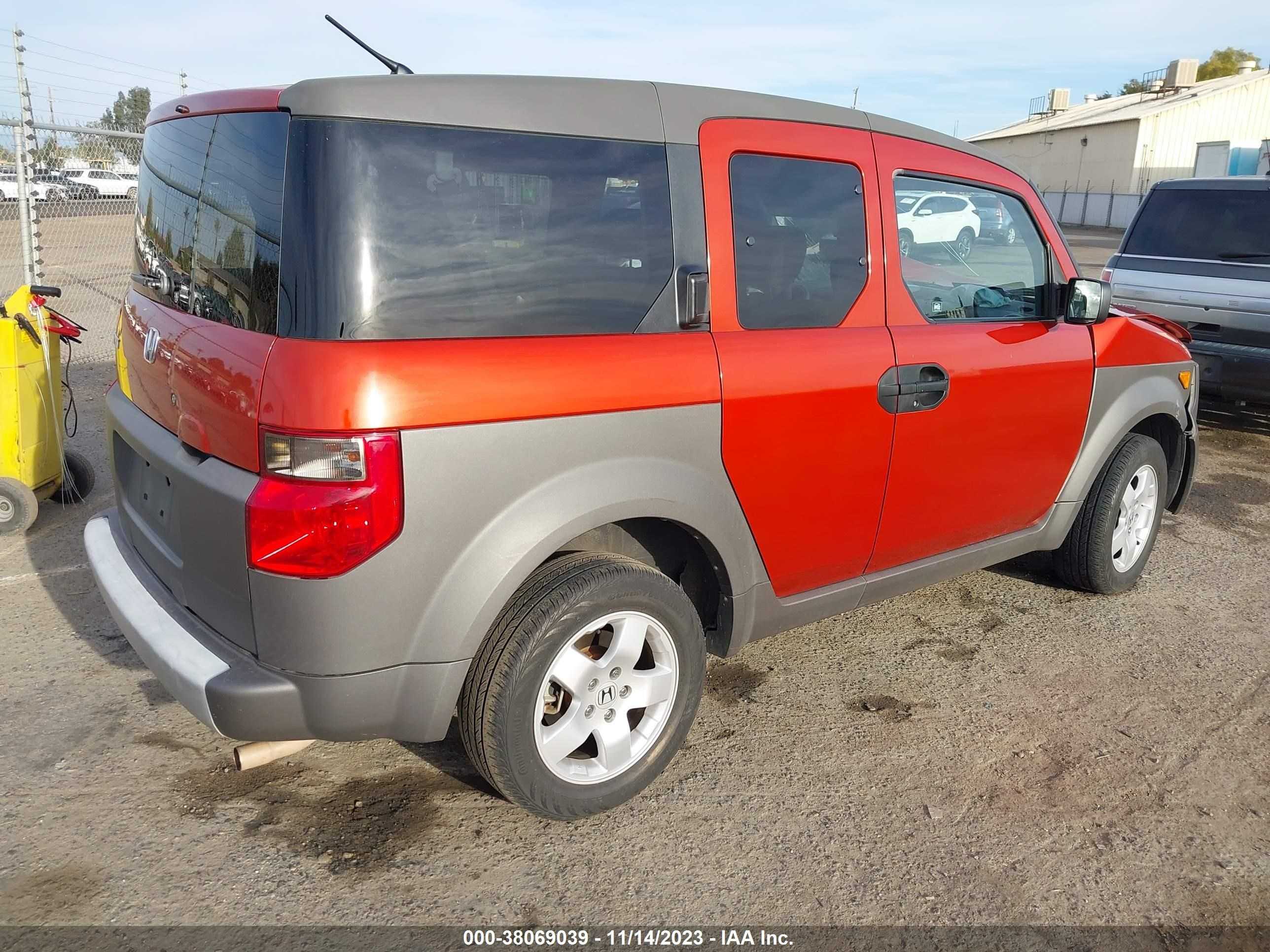 Photo 3 VIN: 5J6YH18563L017187 - HONDA ELEMENT 