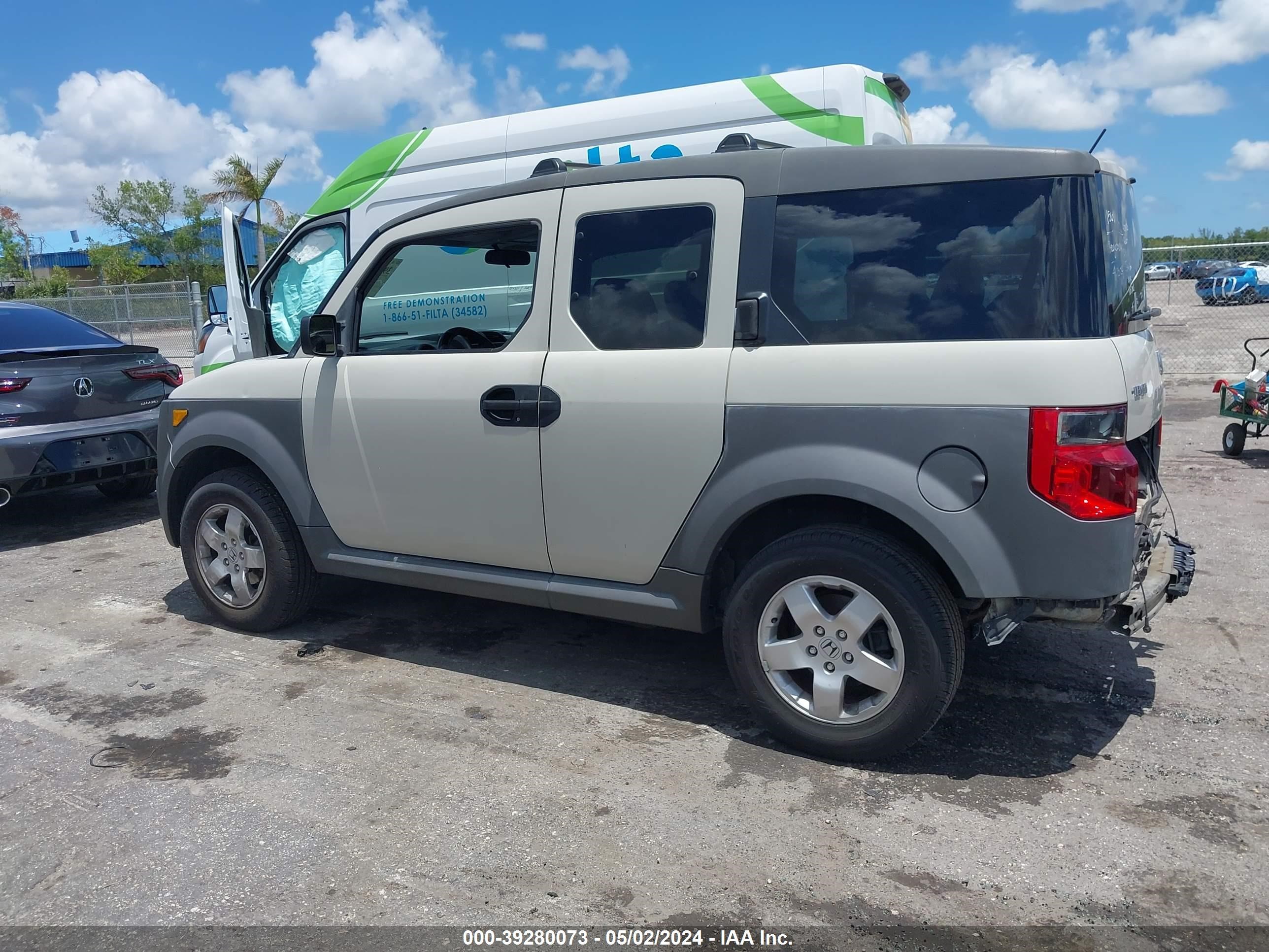 Photo 13 VIN: 5J6YH18615L011941 - HONDA ELEMENT 