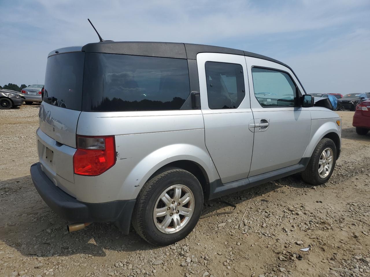 Photo 2 VIN: 5J6YH18707L014051 - HONDA ELEMENT 