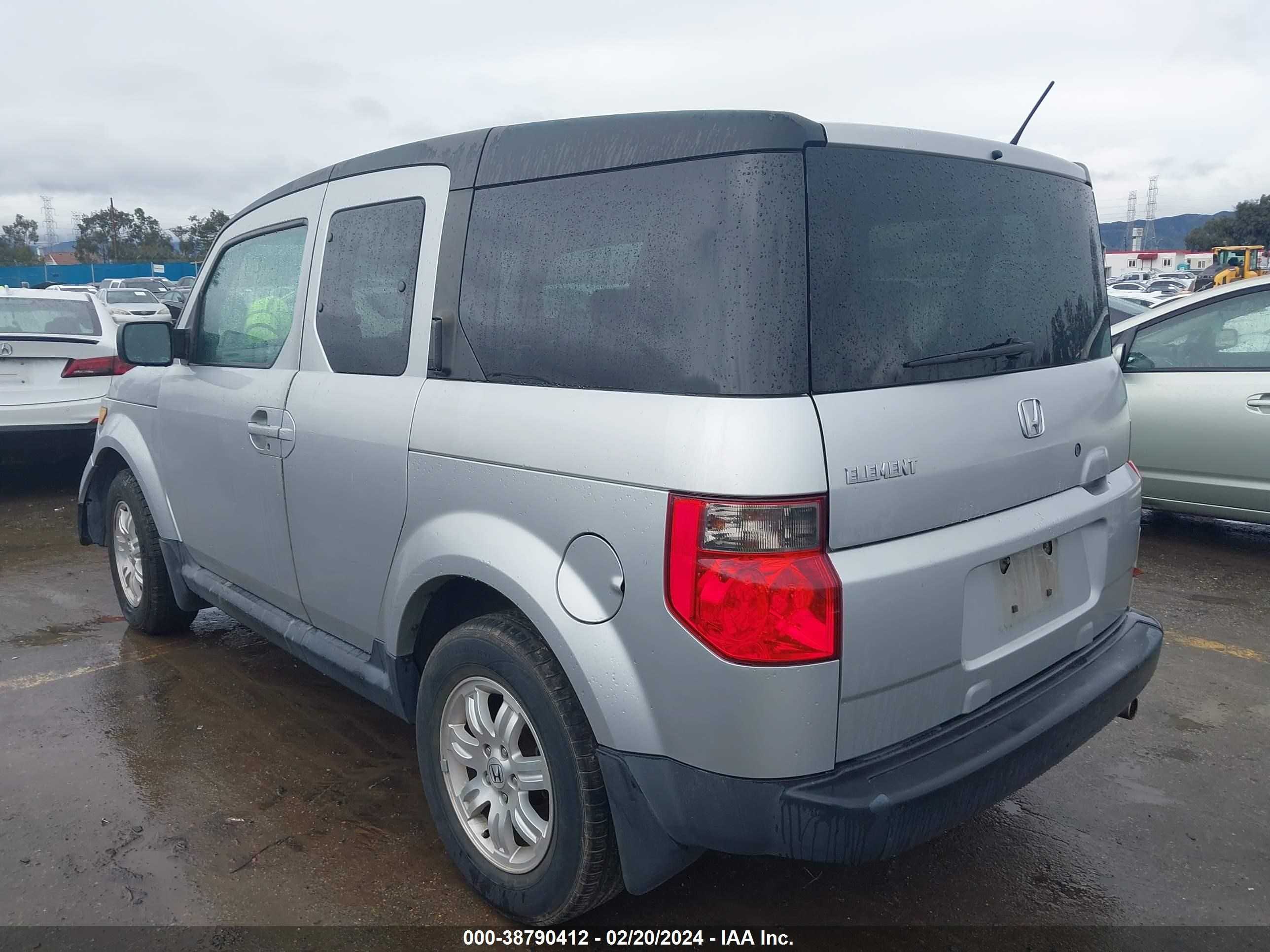 Photo 2 VIN: 5J6YH18776L015518 - HONDA ELEMENT 