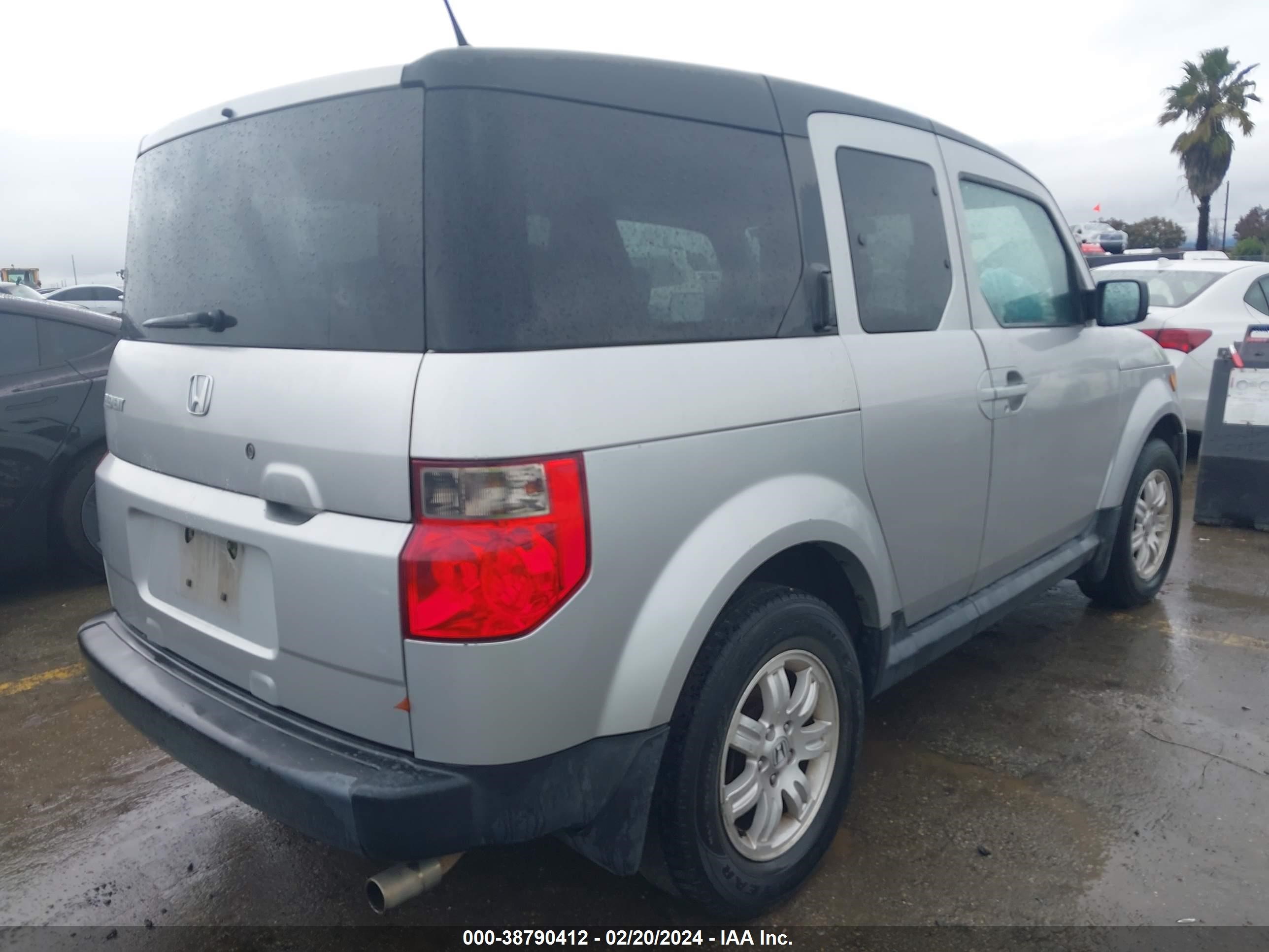 Photo 3 VIN: 5J6YH18776L015518 - HONDA ELEMENT 