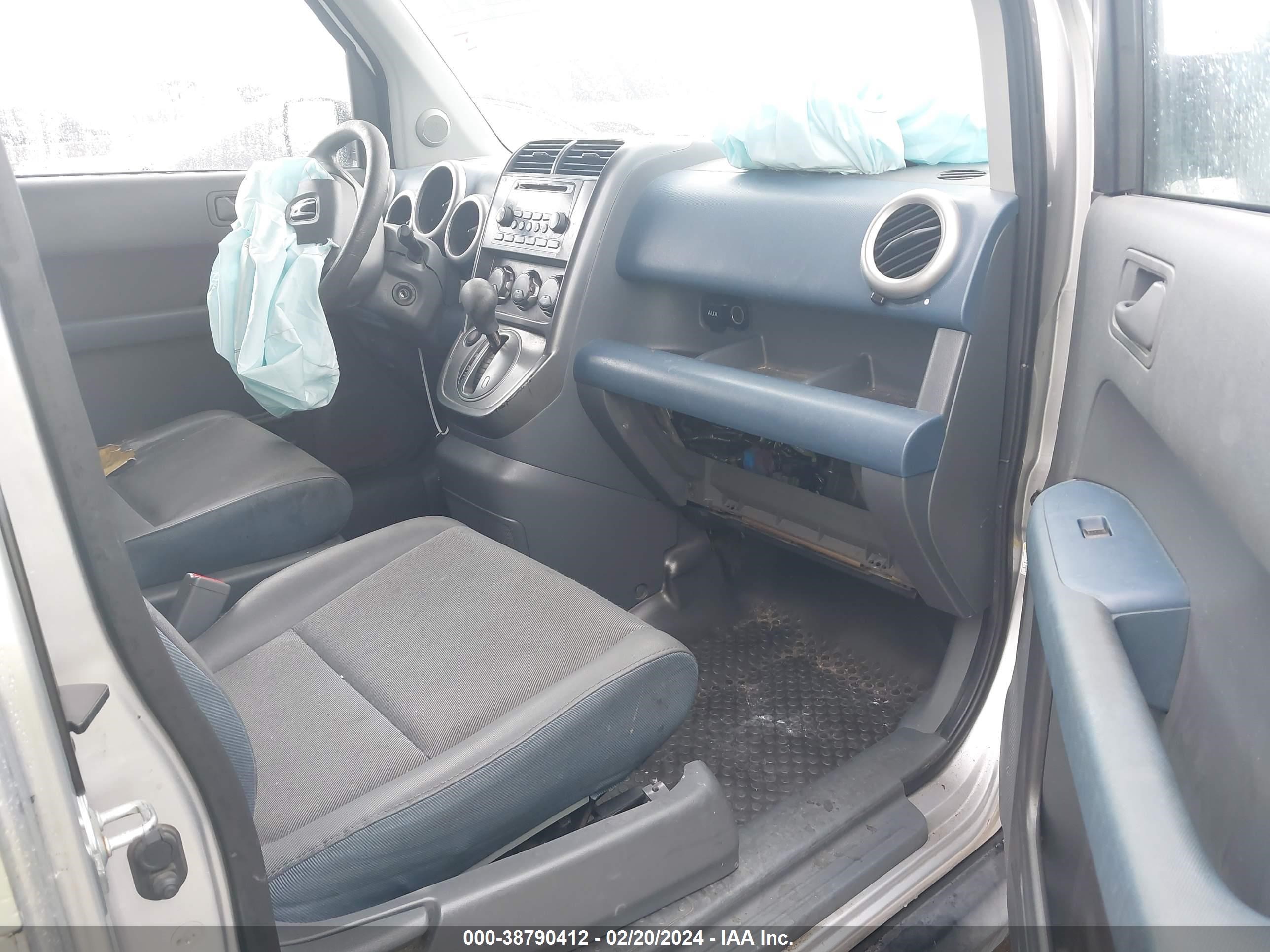 Photo 4 VIN: 5J6YH18776L015518 - HONDA ELEMENT 