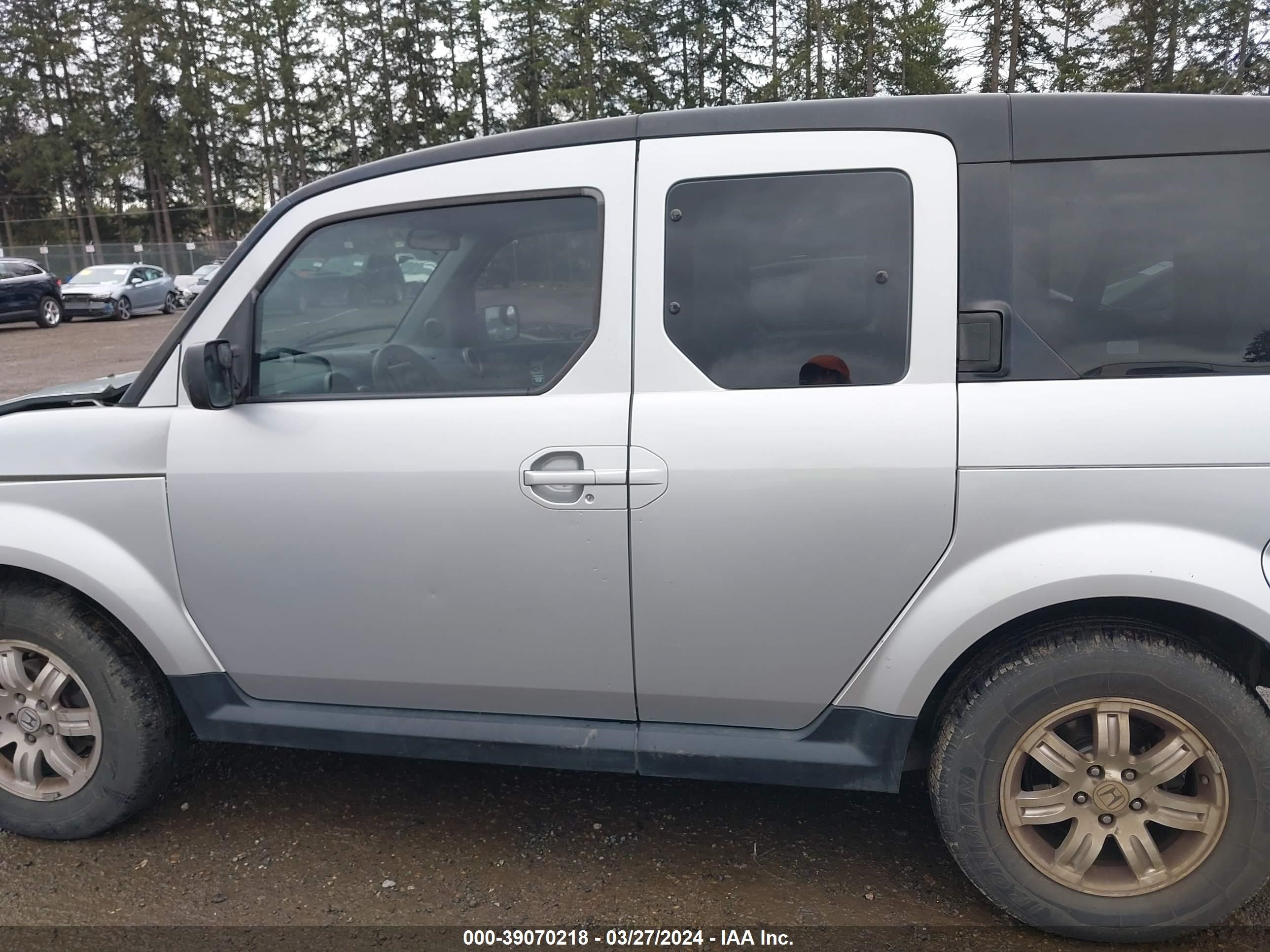 Photo 13 VIN: 5J6YH18786L003880 - HONDA ELEMENT 