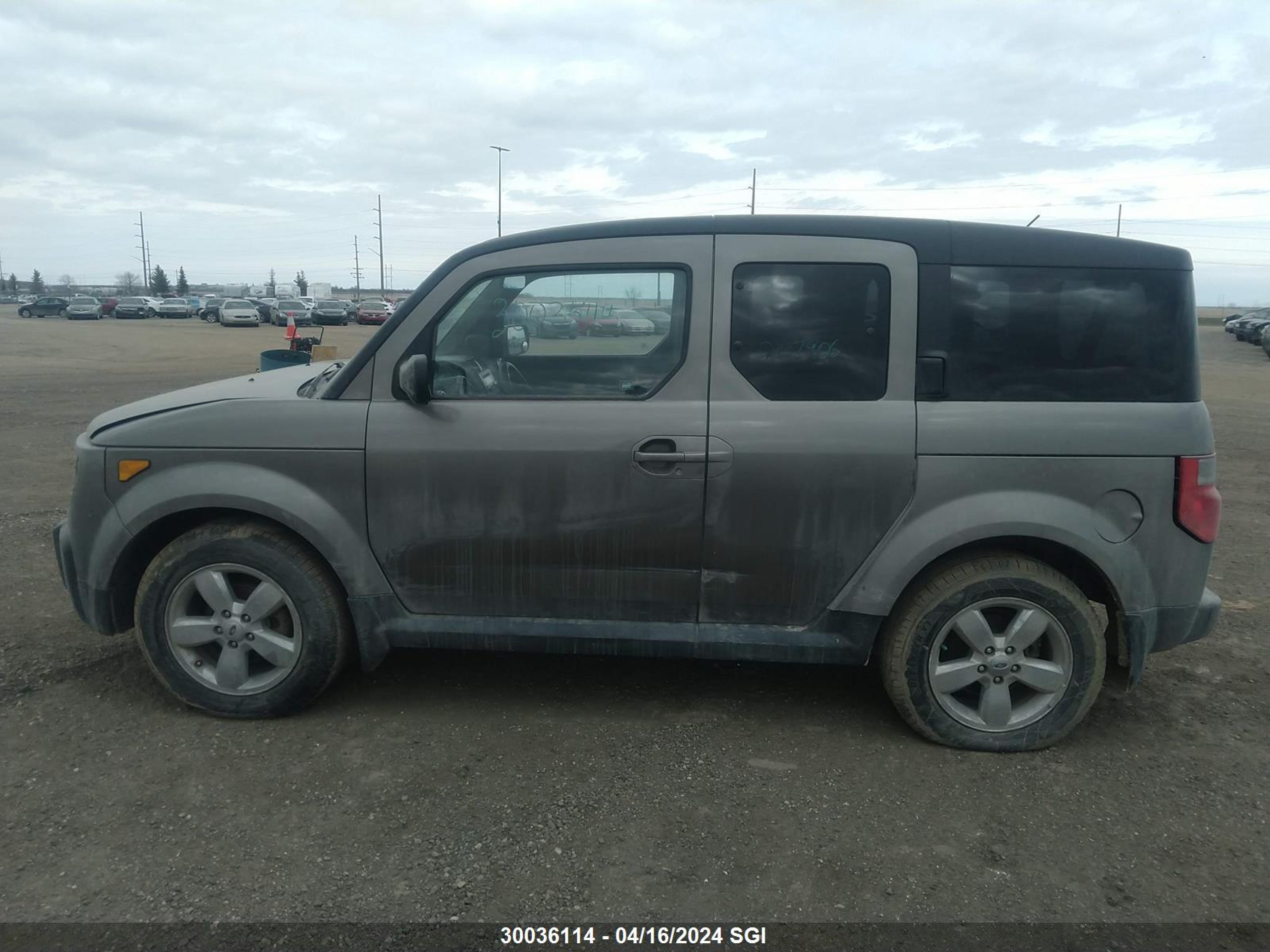 Photo 13 VIN: 5J6YH187X7L801007 - HONDA ELEMENT 