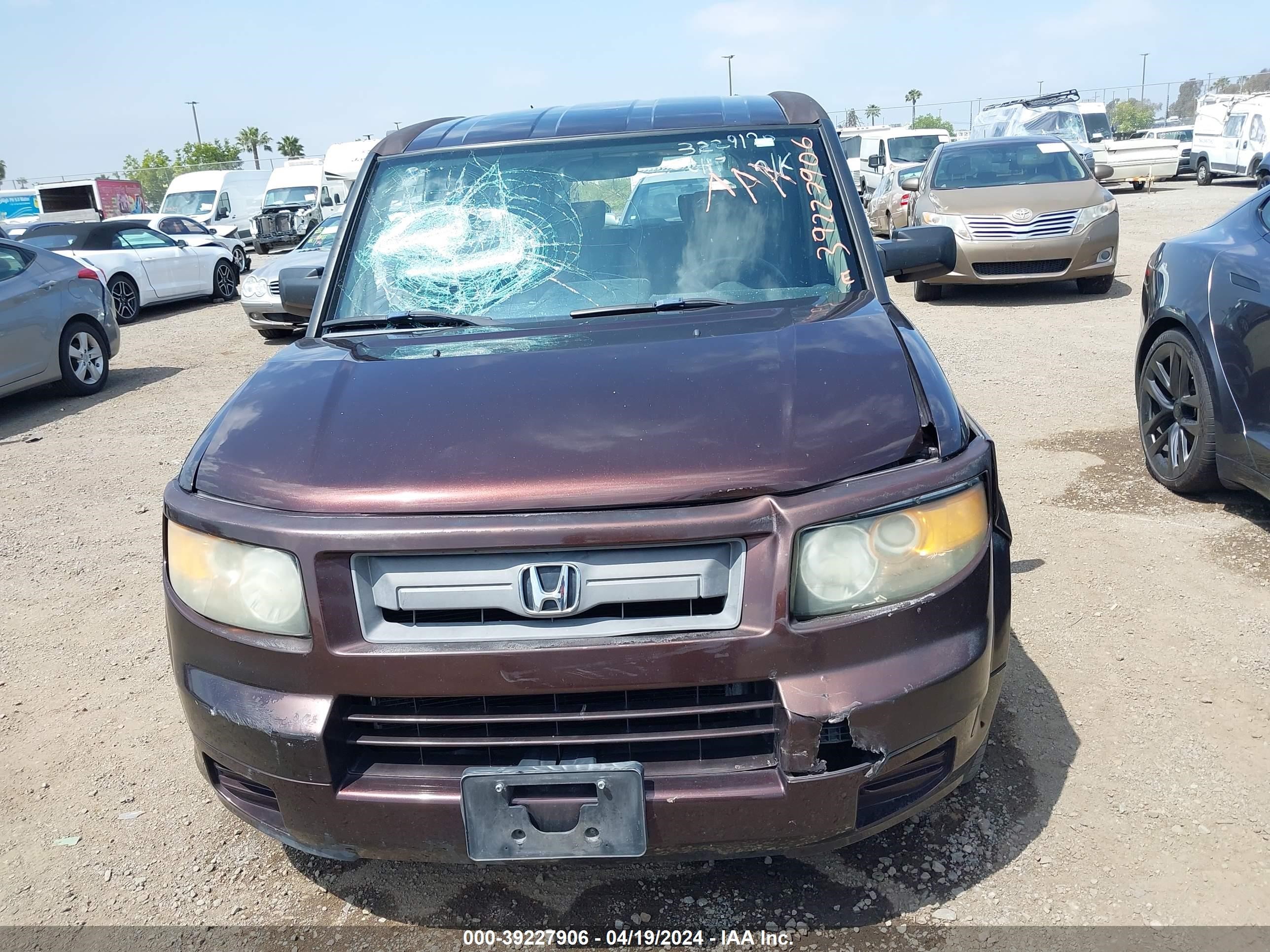 Photo 11 VIN: 5J6YH18918L012506 - HONDA ELEMENT 