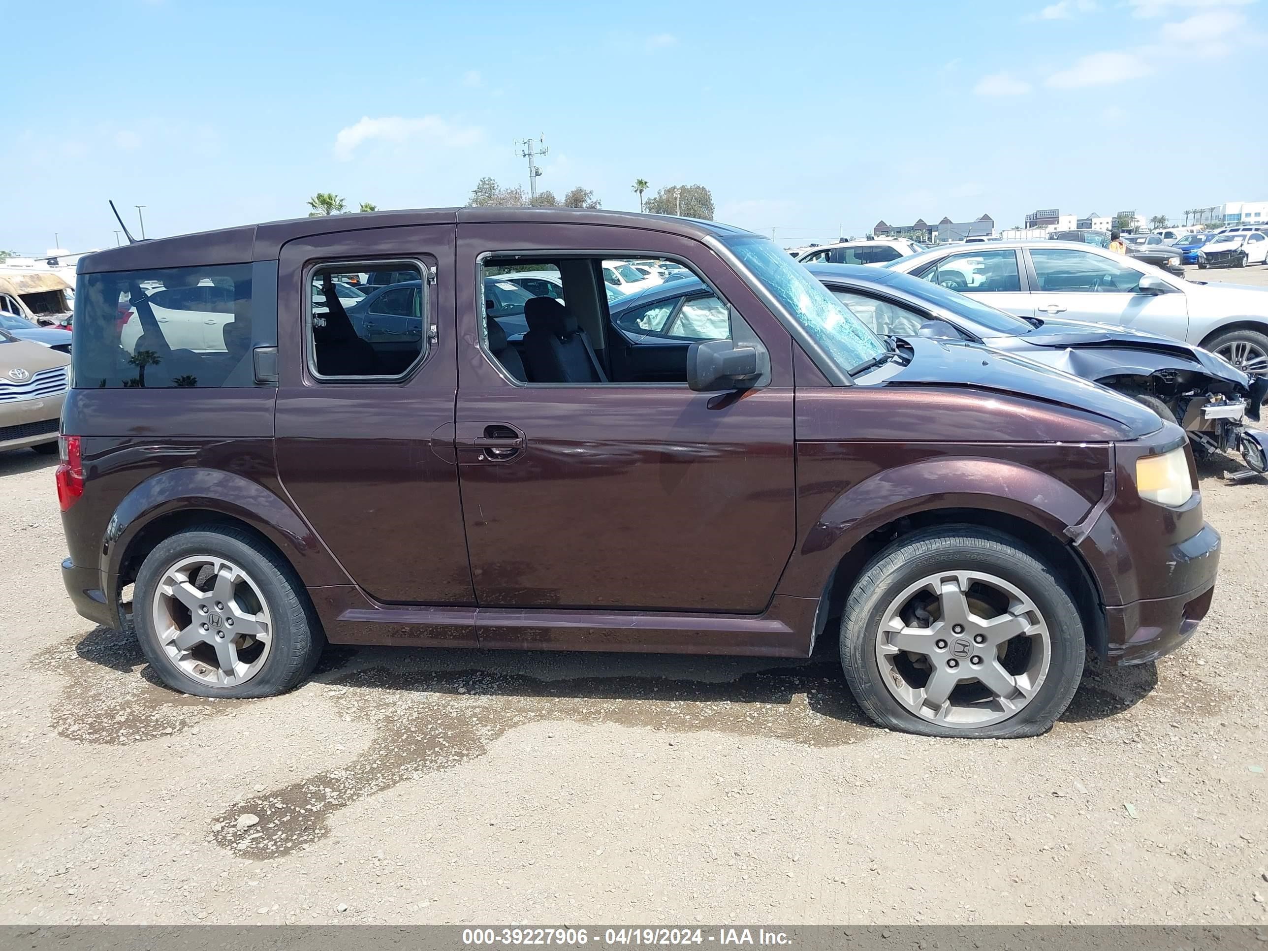 Photo 12 VIN: 5J6YH18918L012506 - HONDA ELEMENT 