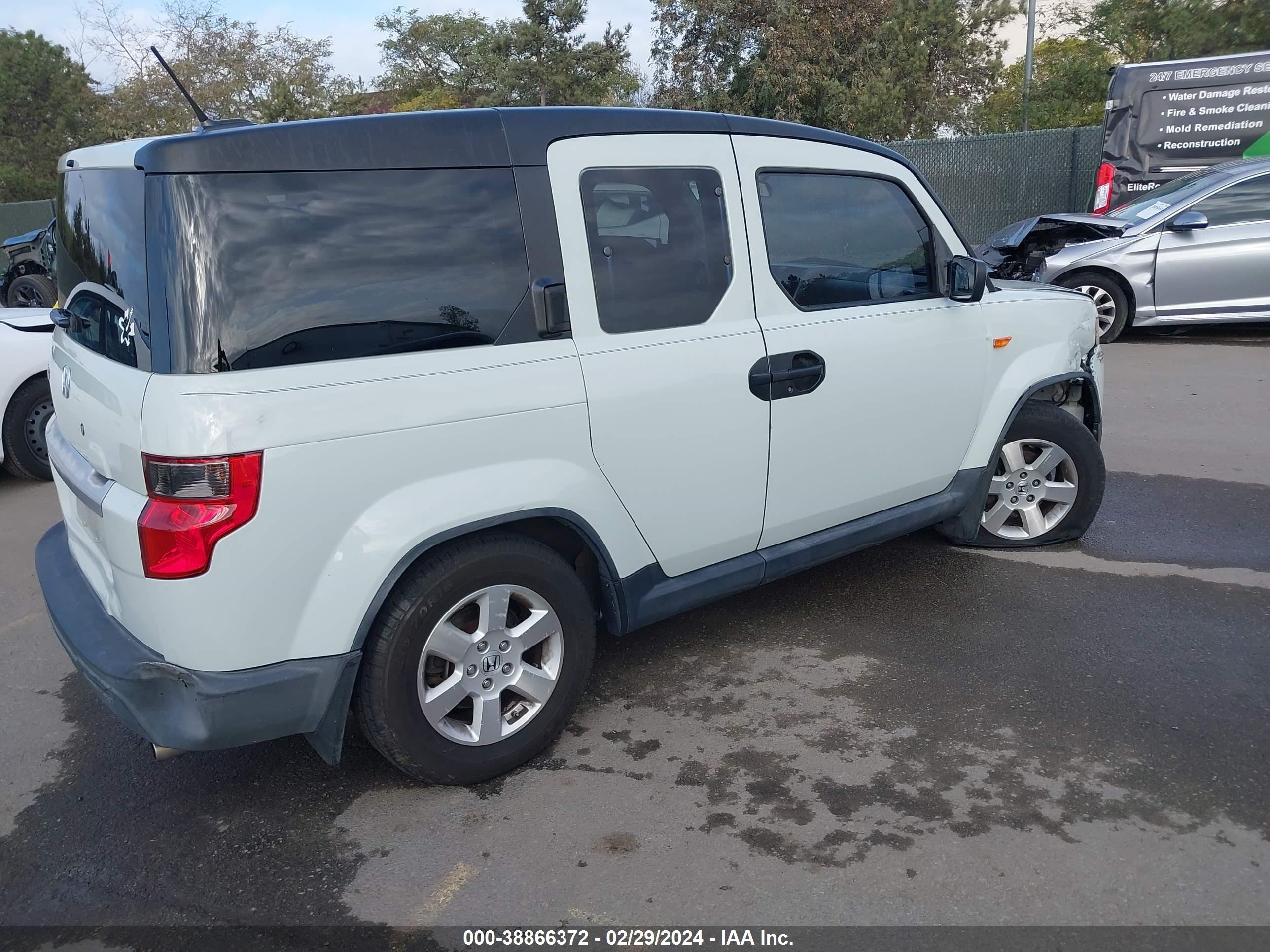 Photo 3 VIN: 5J6YH1H76AL003191 - HONDA ELEMENT 