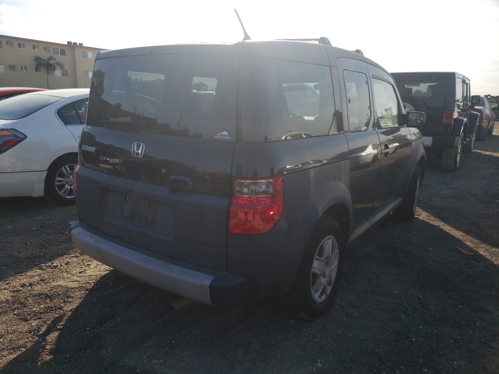 Photo 3 VIN: 5J6YH28318L007680 - HONDA ELEMENT LX 