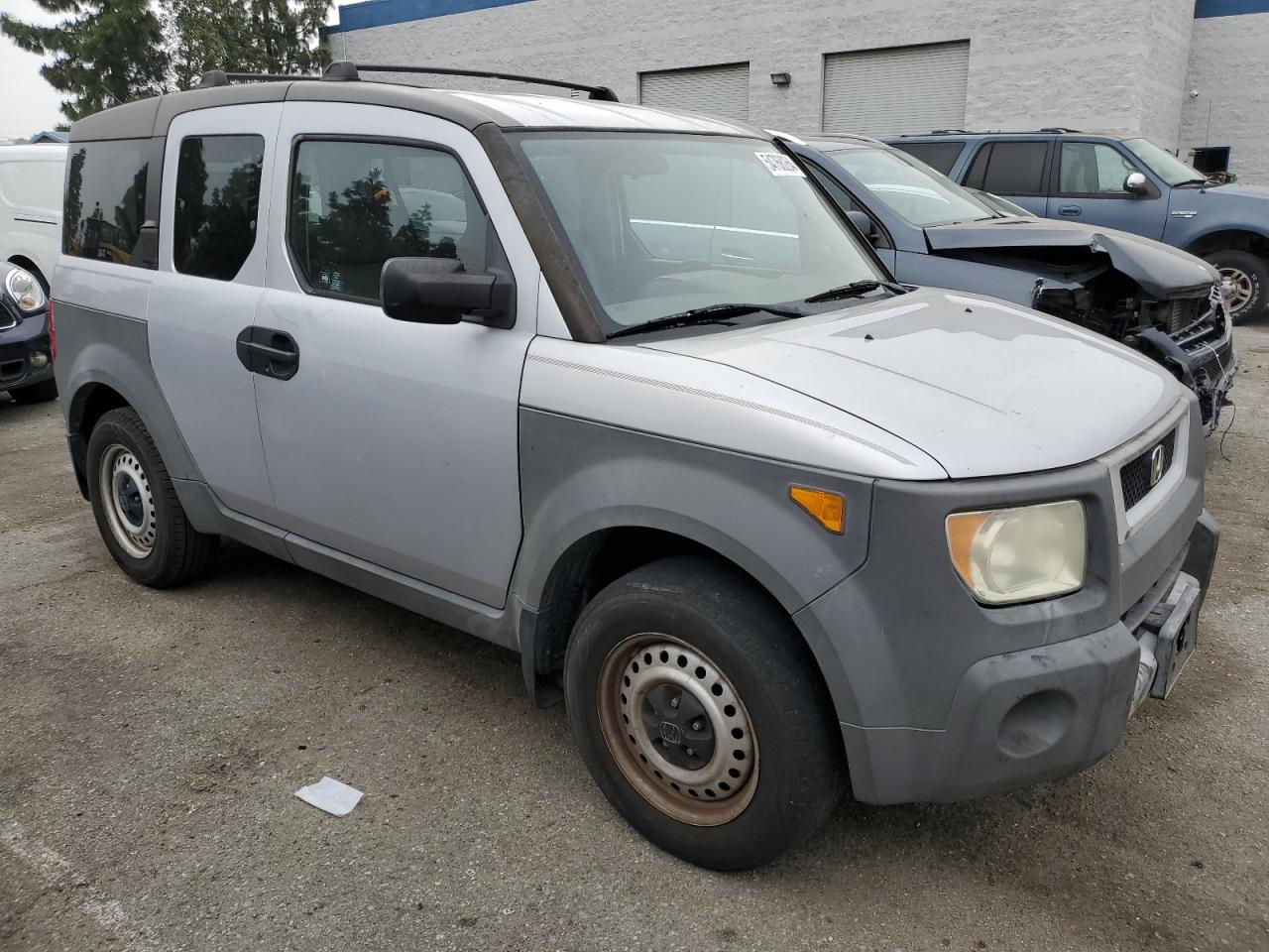 Photo 3 VIN: 5J6YH283X4L011429 - HONDA ELEMENT 