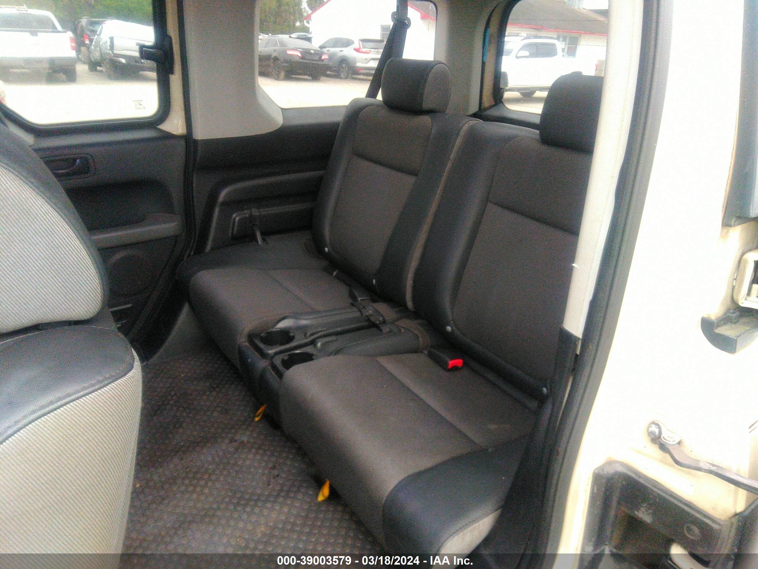 Photo 7 VIN: 5J6YH283X5L017118 - HONDA ELEMENT 