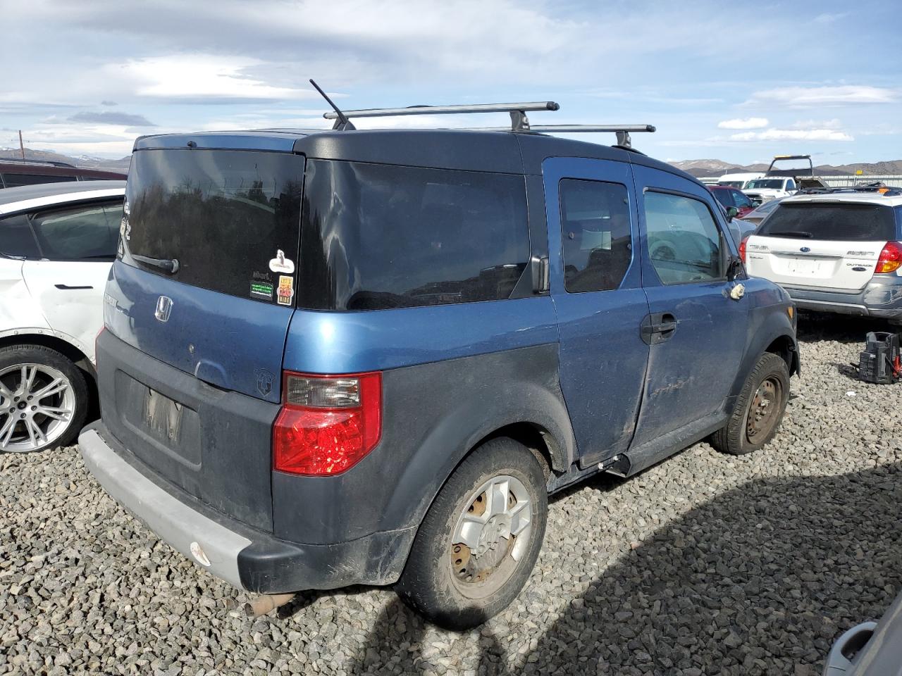 Photo 2 VIN: 5J6YH283X8L003501 - HONDA ELEMENT 