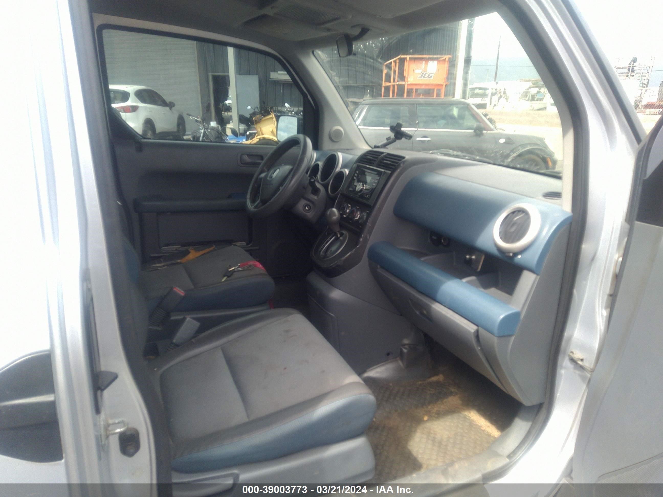 Photo 4 VIN: 5J6YH28523L033652 - HONDA ELEMENT 