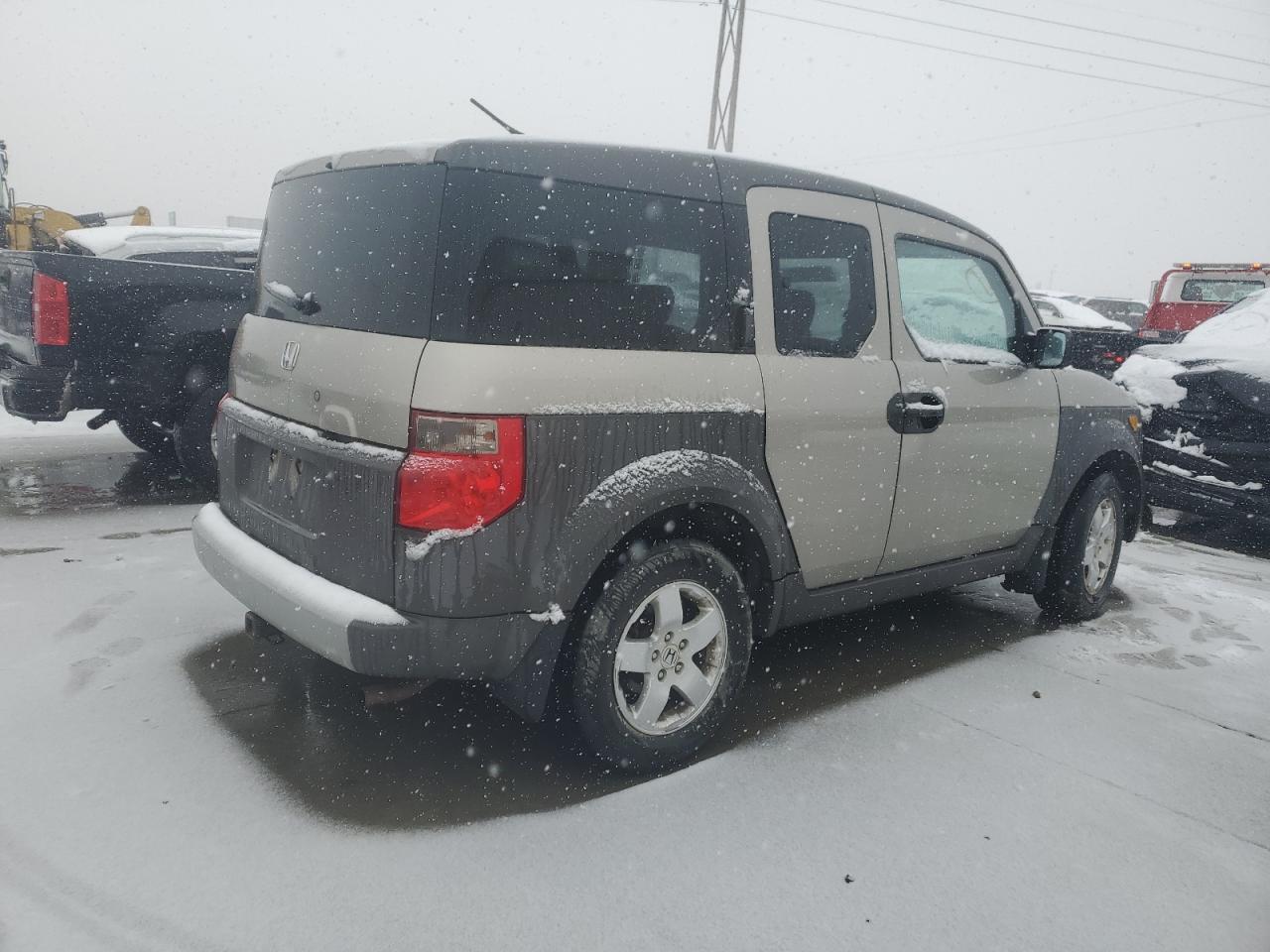 Photo 3 VIN: 5J6YH28543L025181 - HONDA ELEMENT 