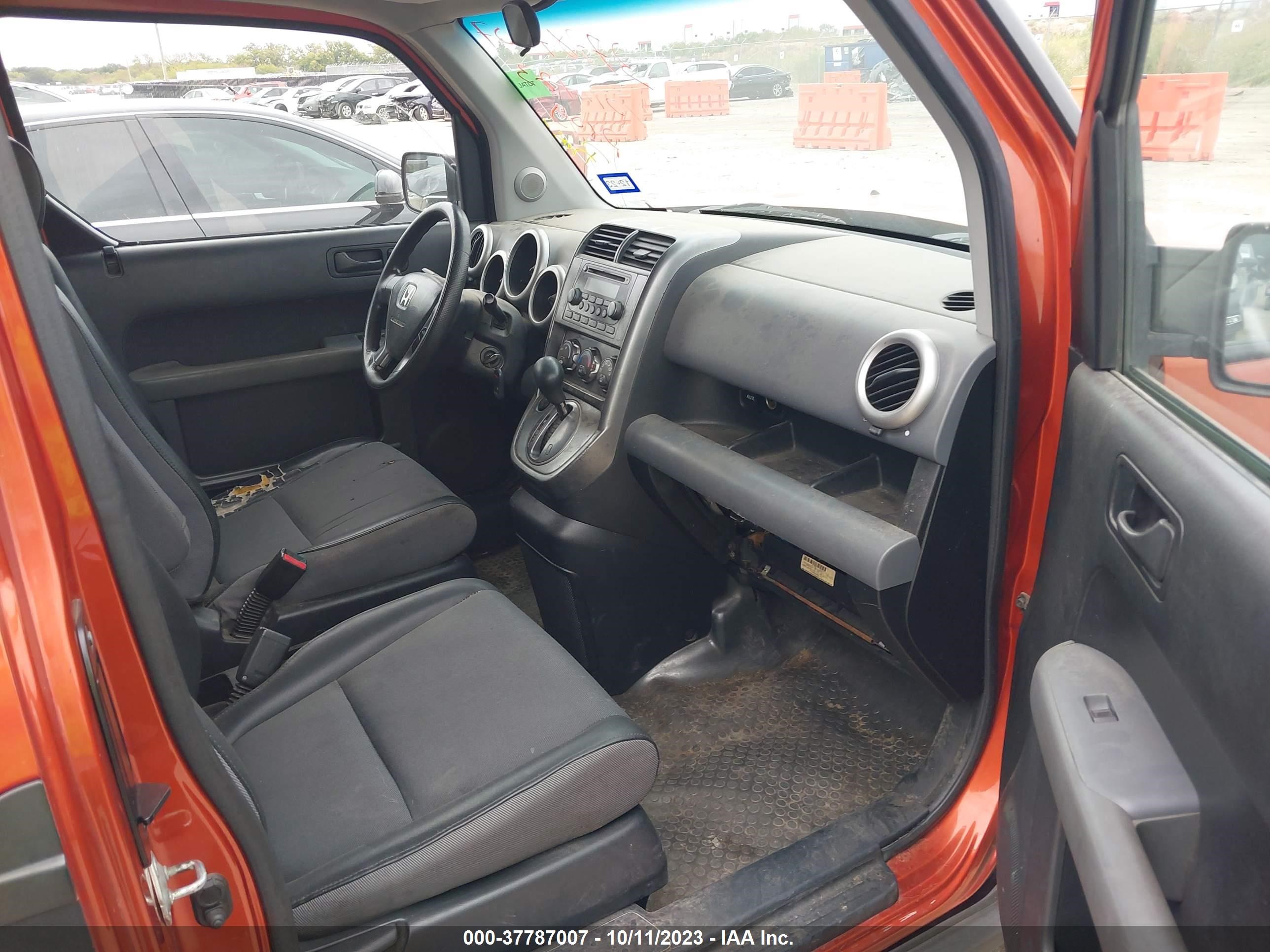 Photo 4 VIN: 5J6YH28543L046273 - HONDA ELEMENT 