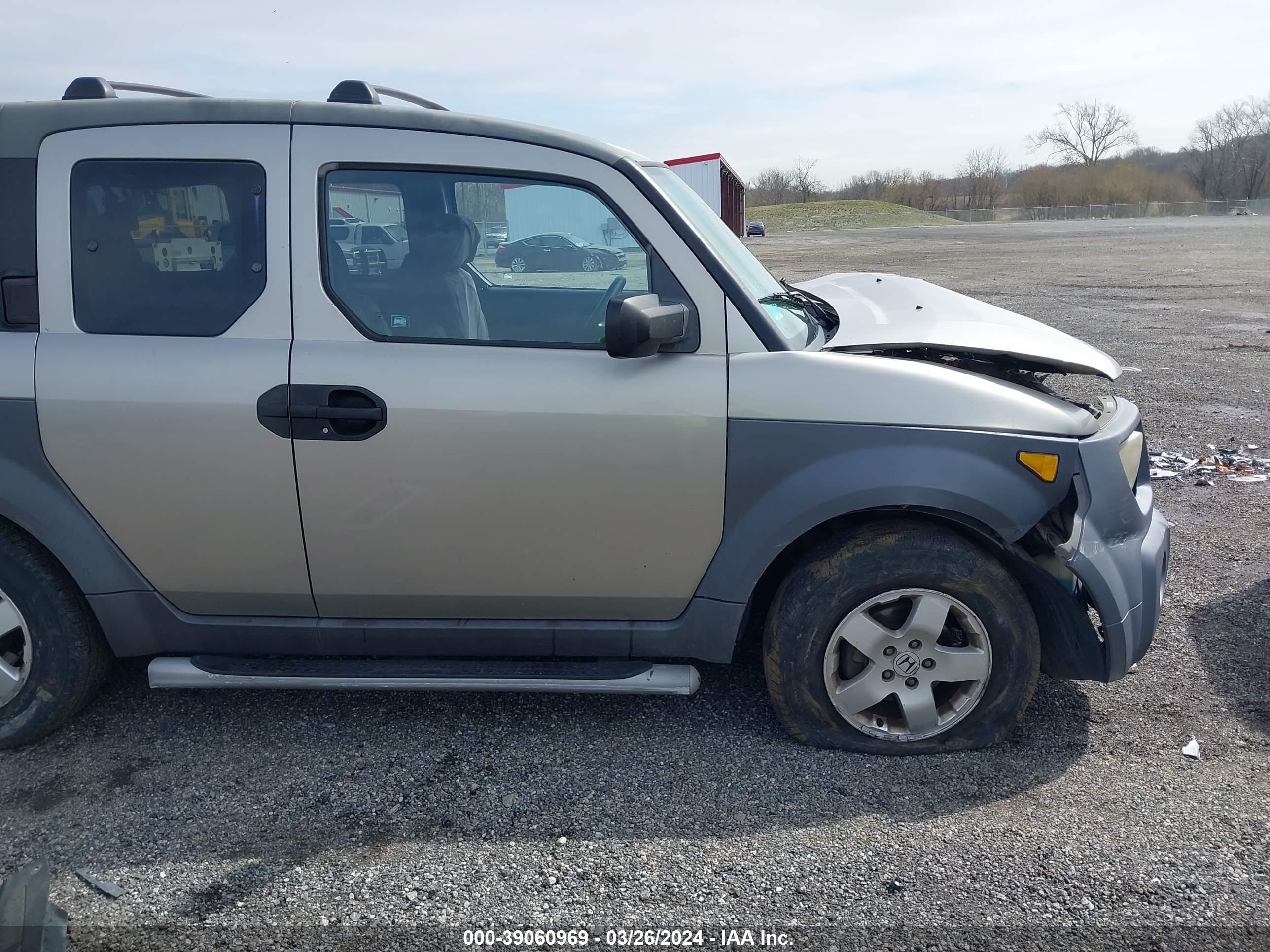 Photo 13 VIN: 5J6YH28553L023472 - HONDA ELEMENT 