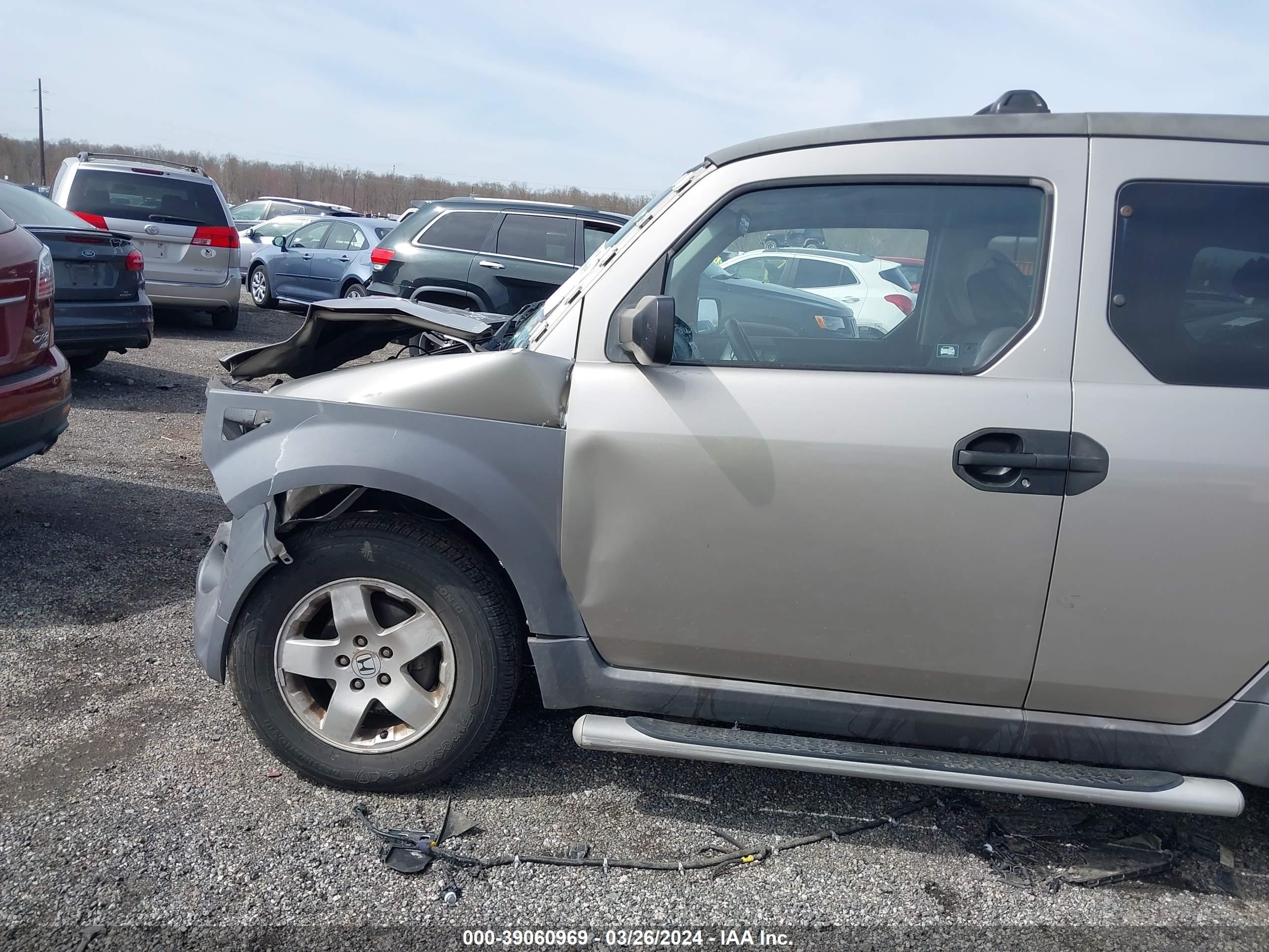 Photo 14 VIN: 5J6YH28553L023472 - HONDA ELEMENT 