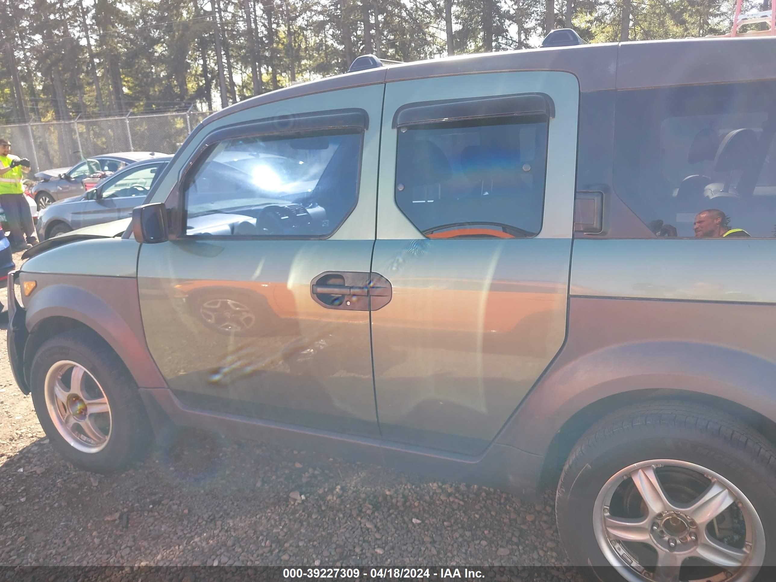 Photo 13 VIN: 5J6YH28593L034376 - HONDA ELEMENT 